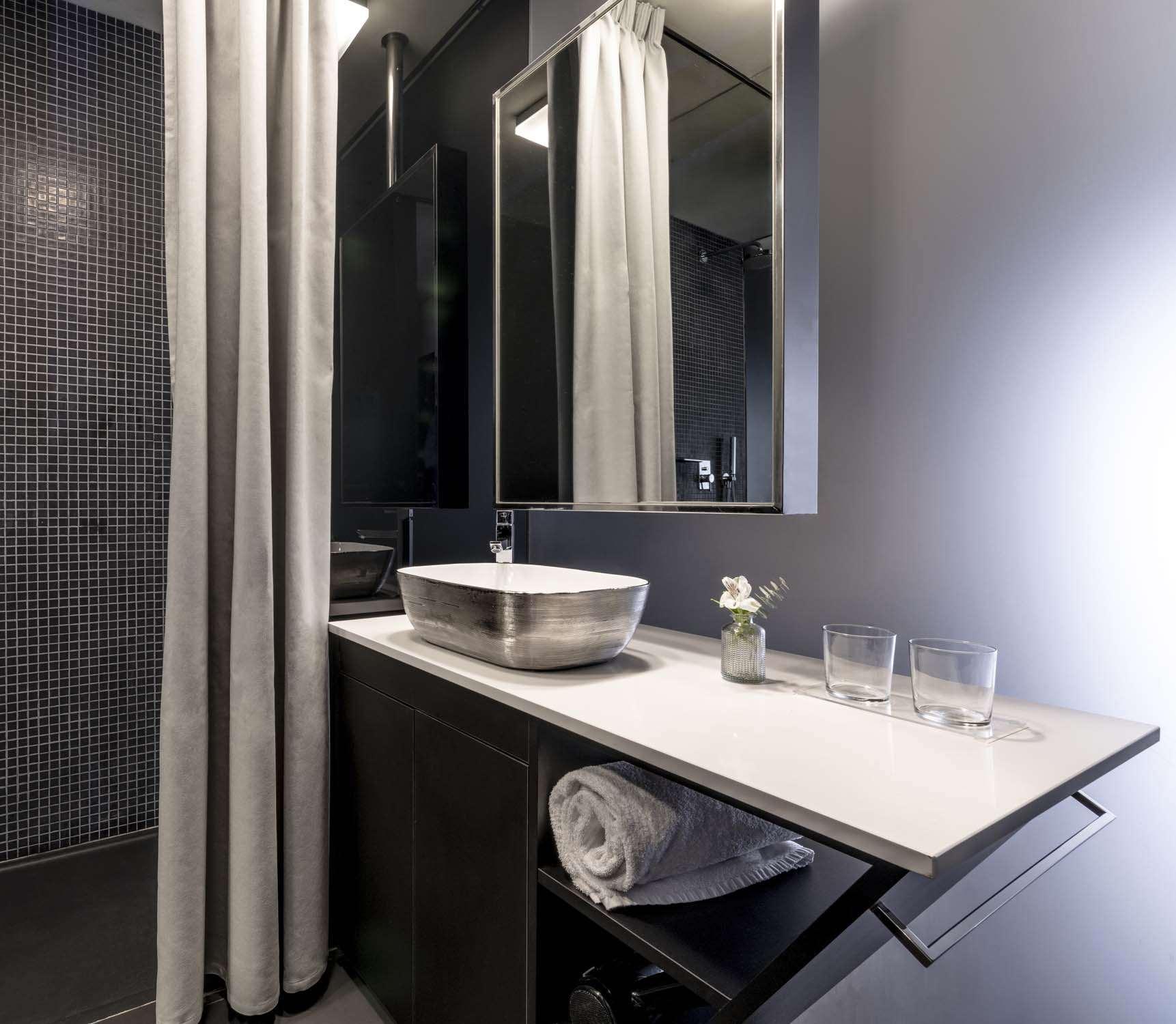 هتل 9 Hotel Mercy لیسبون