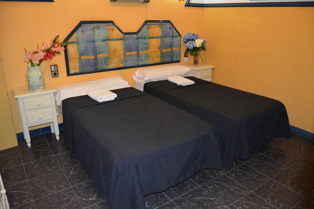 هتل Pension Nuevo Pino سویل