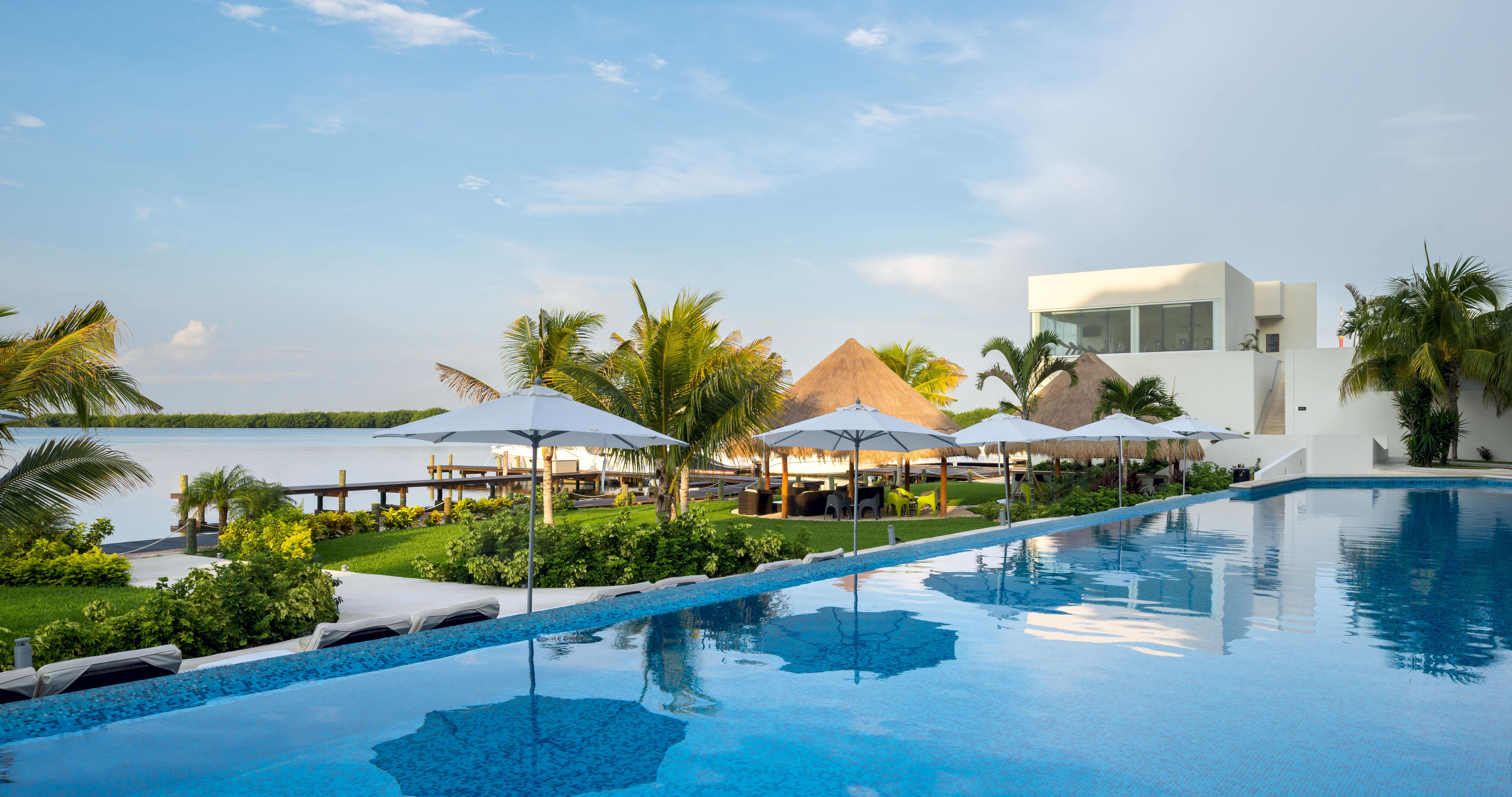 هتل Real Inn Cancún کانکون