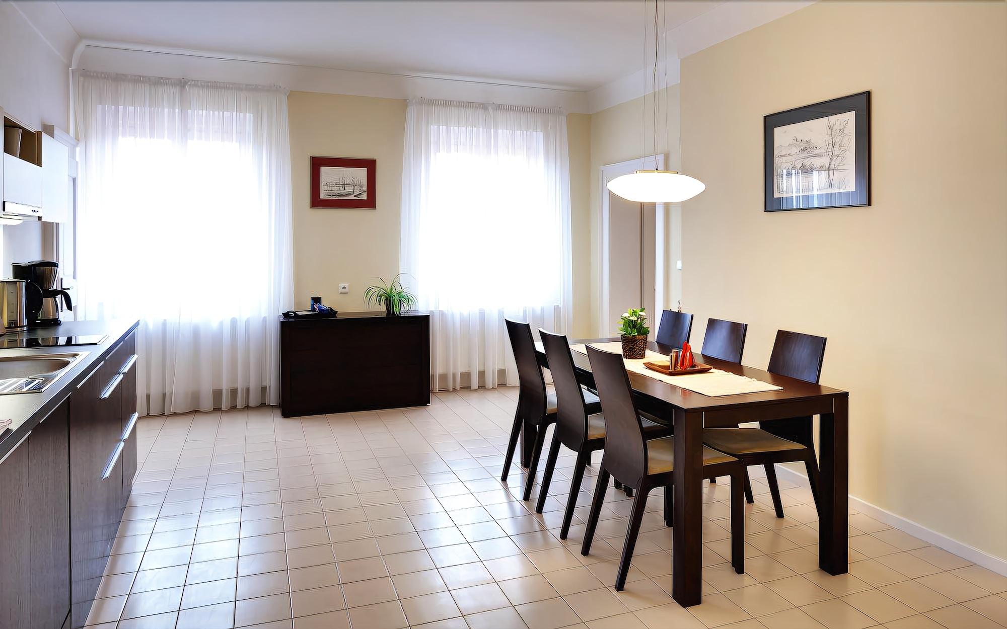 هتل Karlova 25 Apartments پراگ