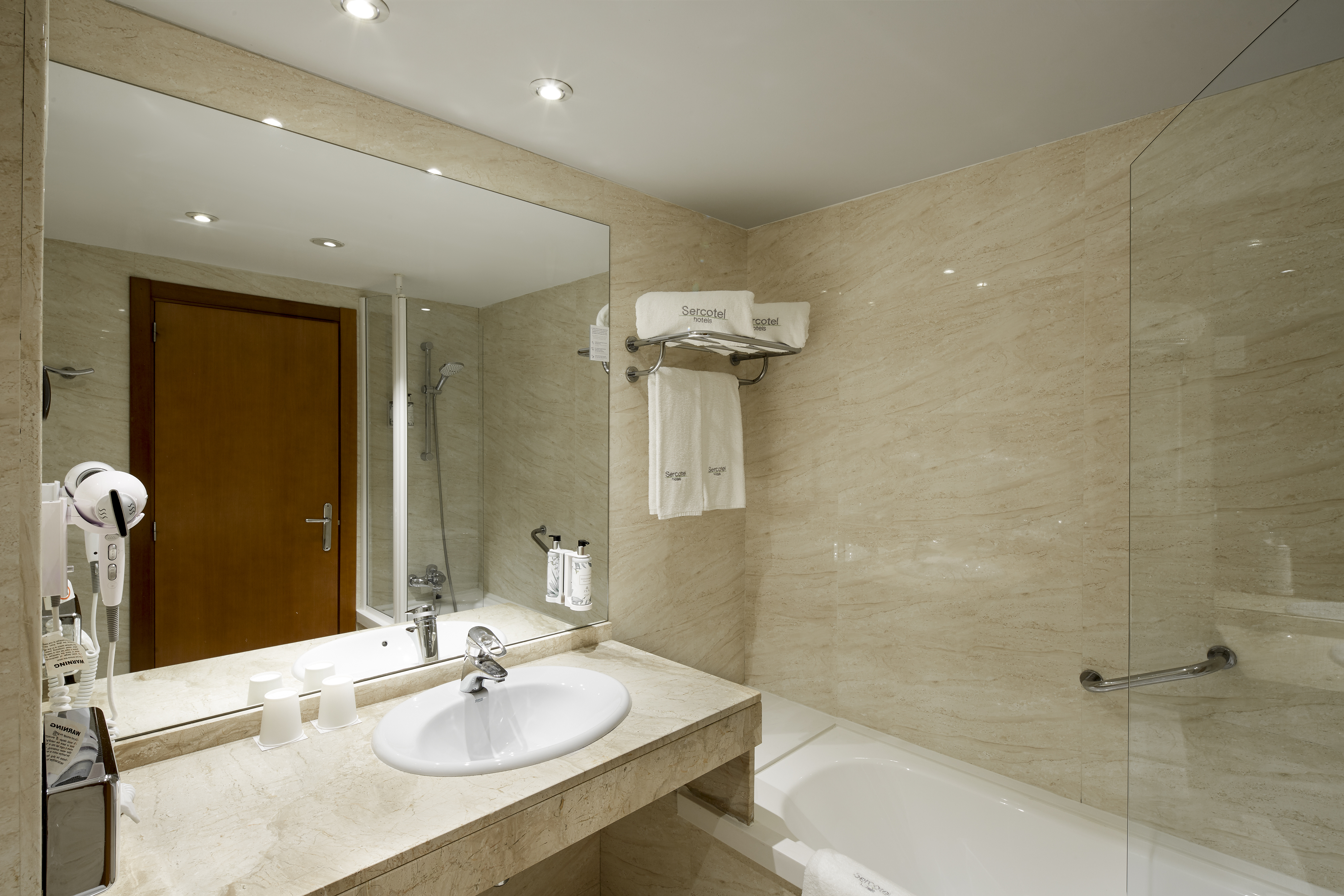 هتل Sercotel Cornellà Barcelona Cornella del Llobregar