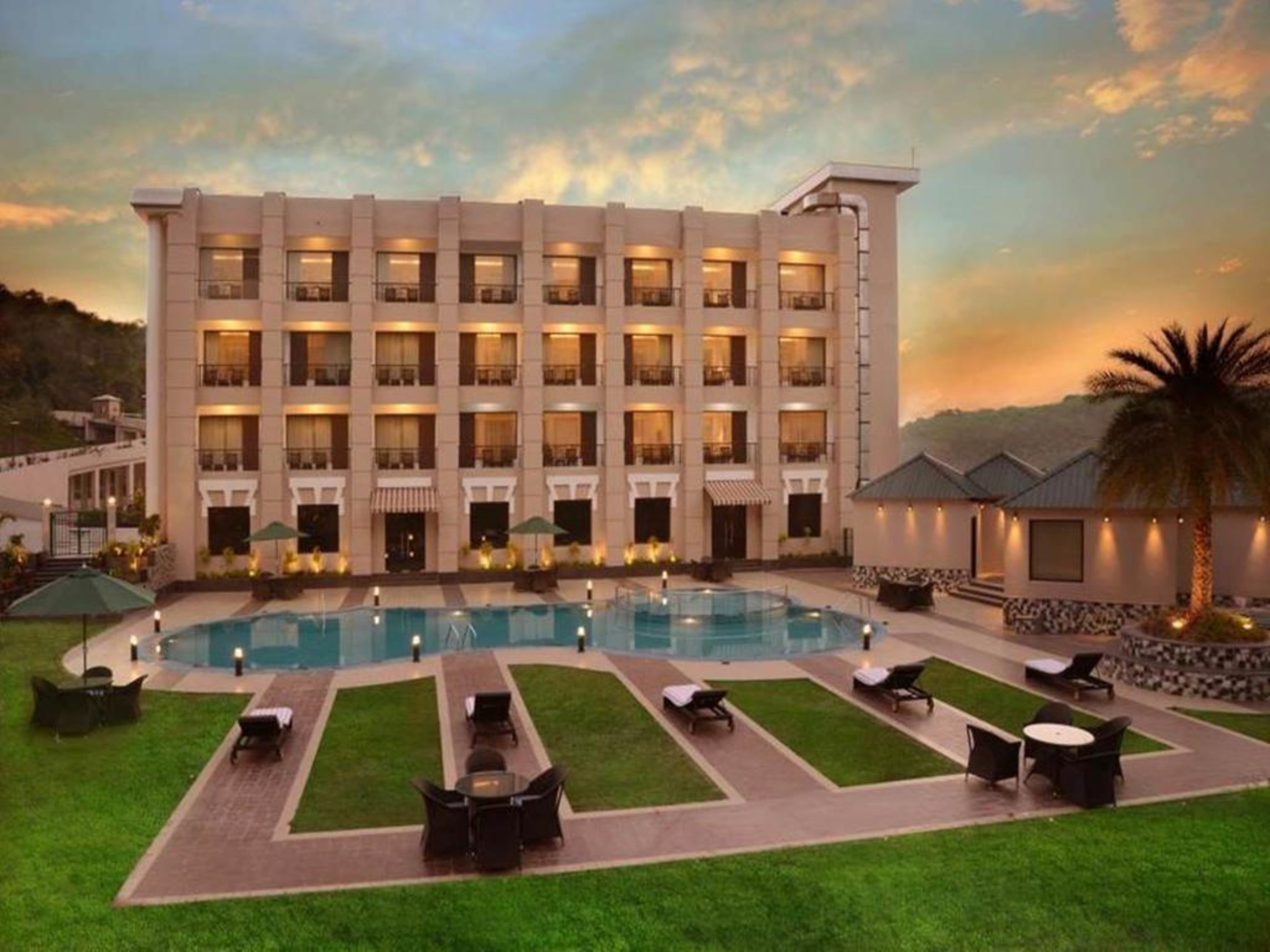 هتل Golden Tulip Chandigarh Panchkula Panchkula