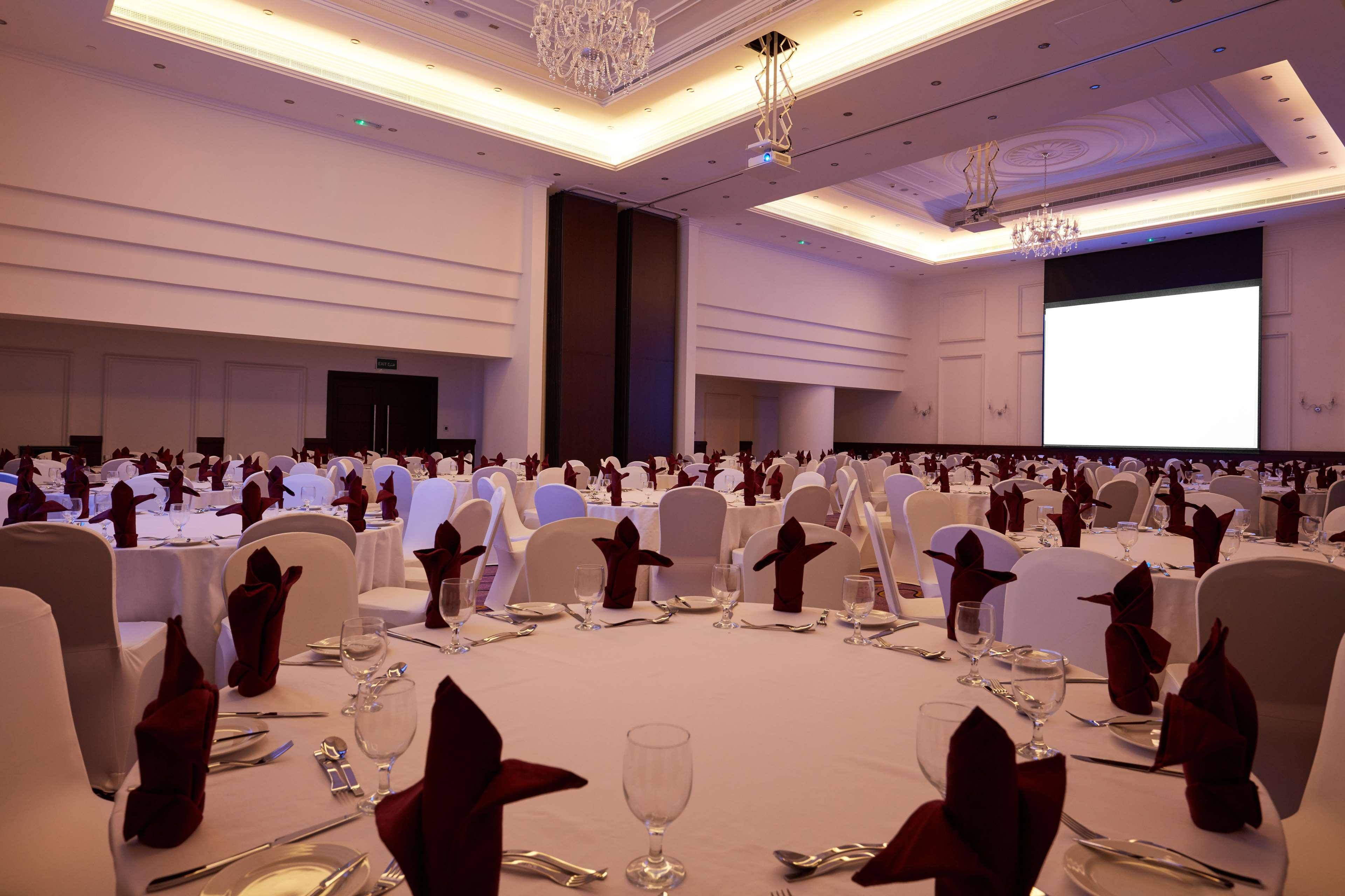 هتل Golden Tulip Downtown Abu Dhabi ابوظبی