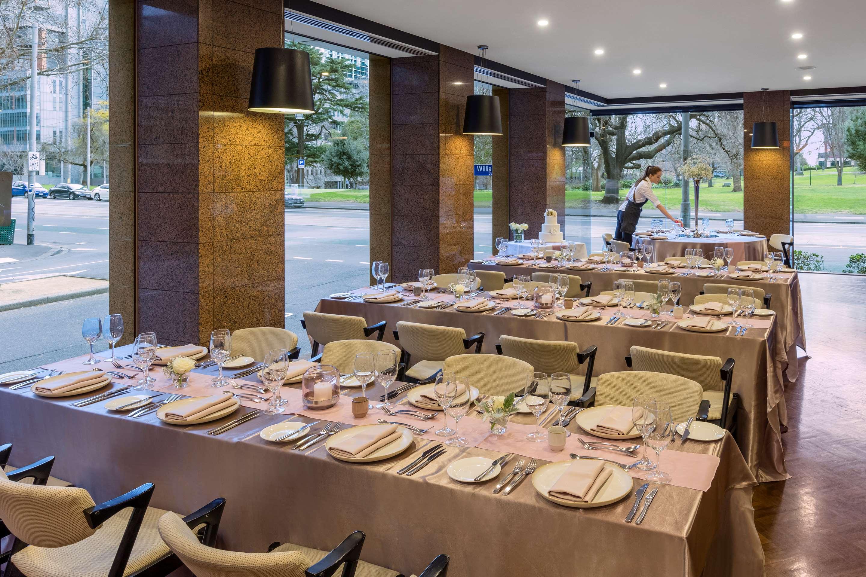 هتل Radisson On Flagstaff Gardens Melbourne