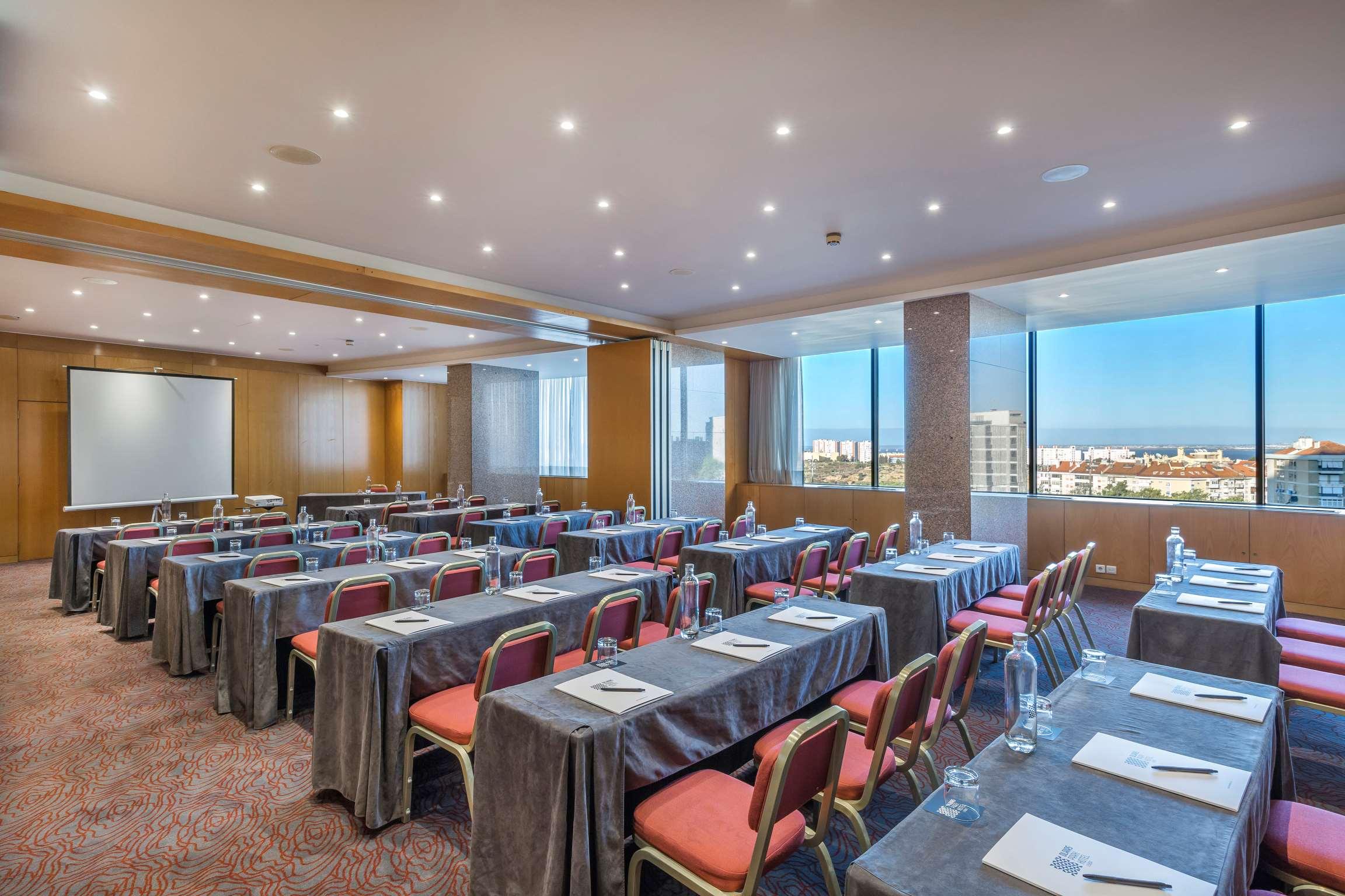 هتل Olaias Park Hotel لیسبون