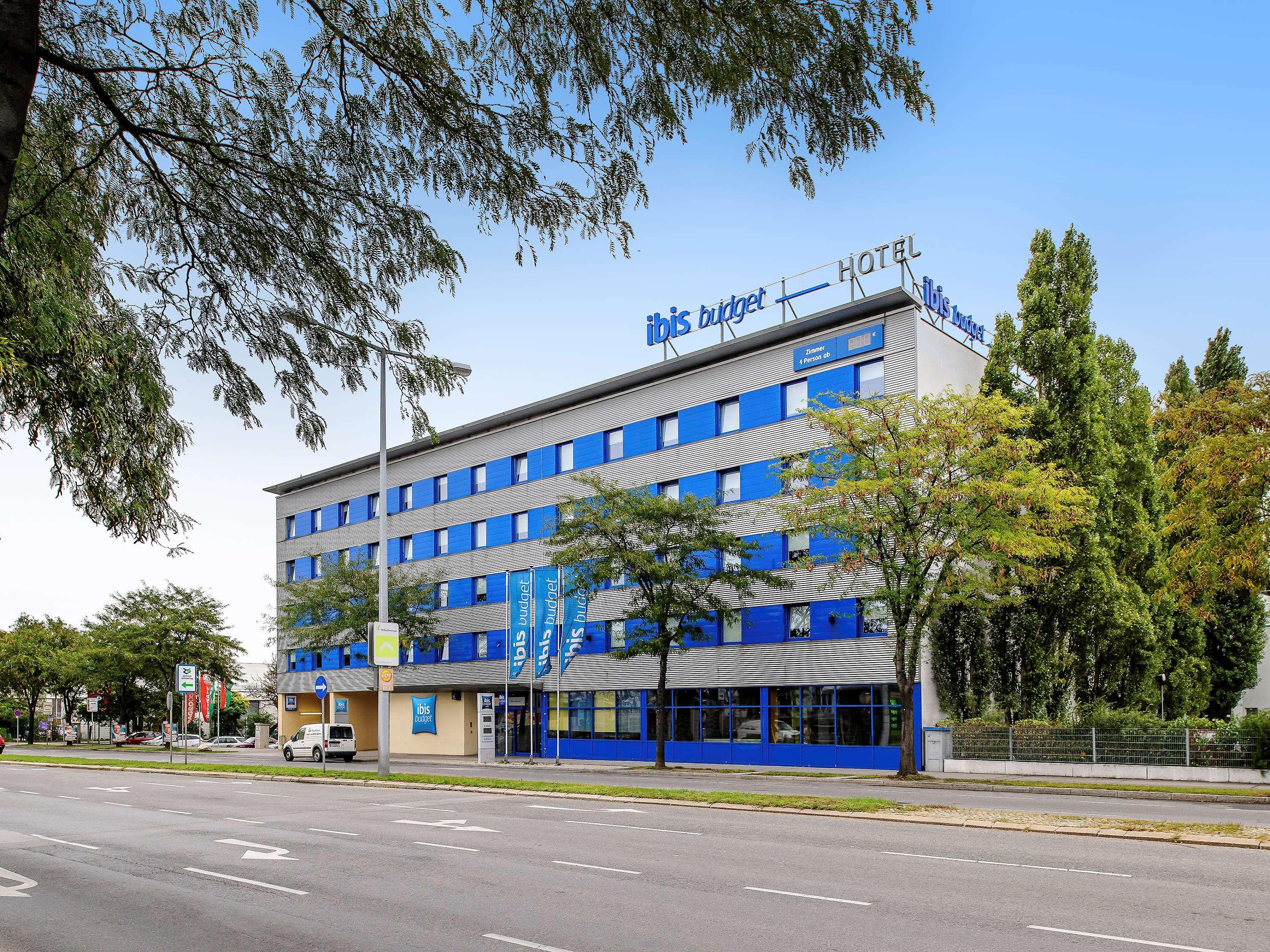 Alibaba https://cdn.alibaba.ir/ostorage/hotel/images/661DBDF0/AA21171556DCBF0F426459421C7926B0.jpg