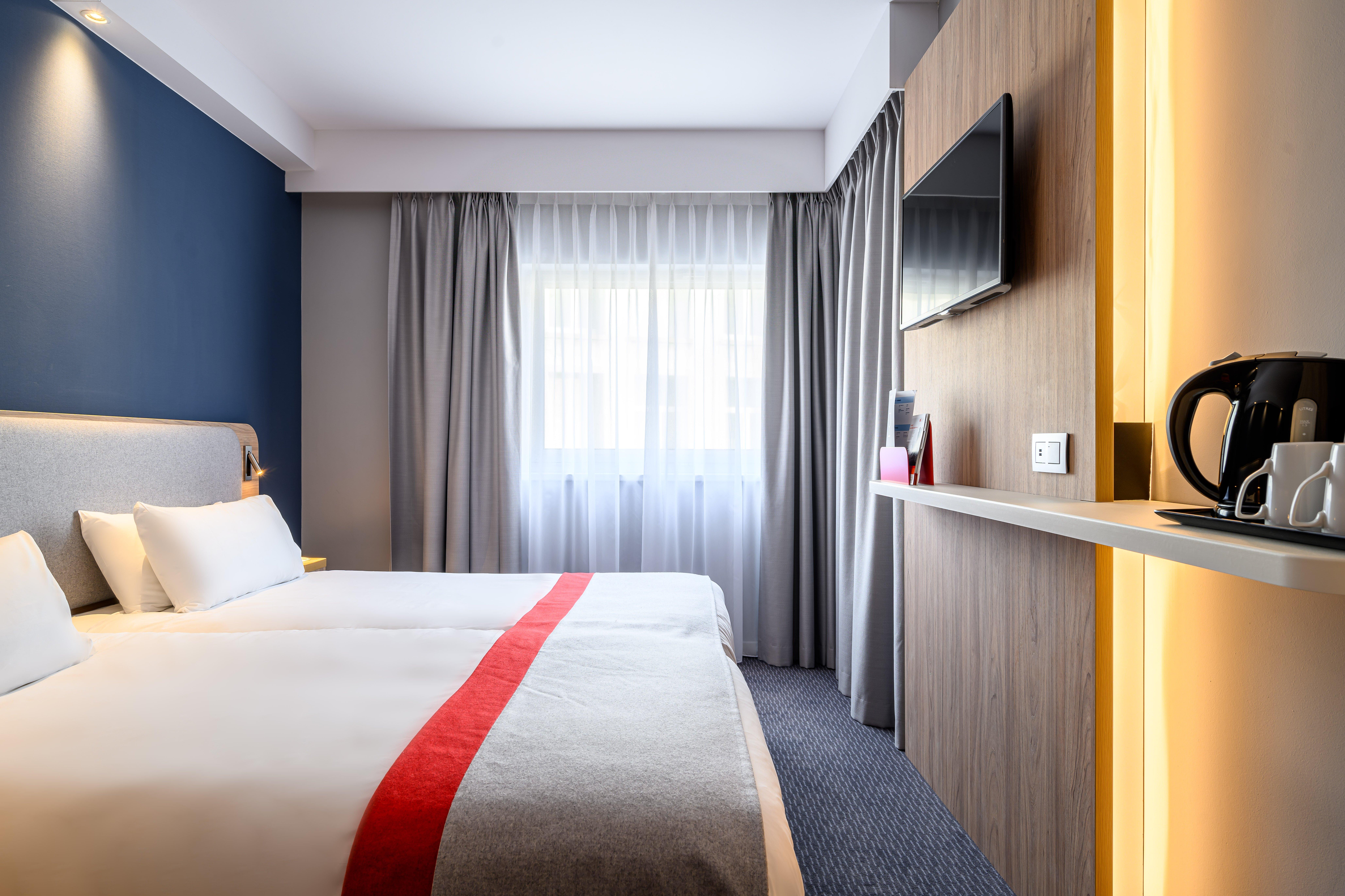 هتل Holiday Inn Express Mechelen City Center Mecheln