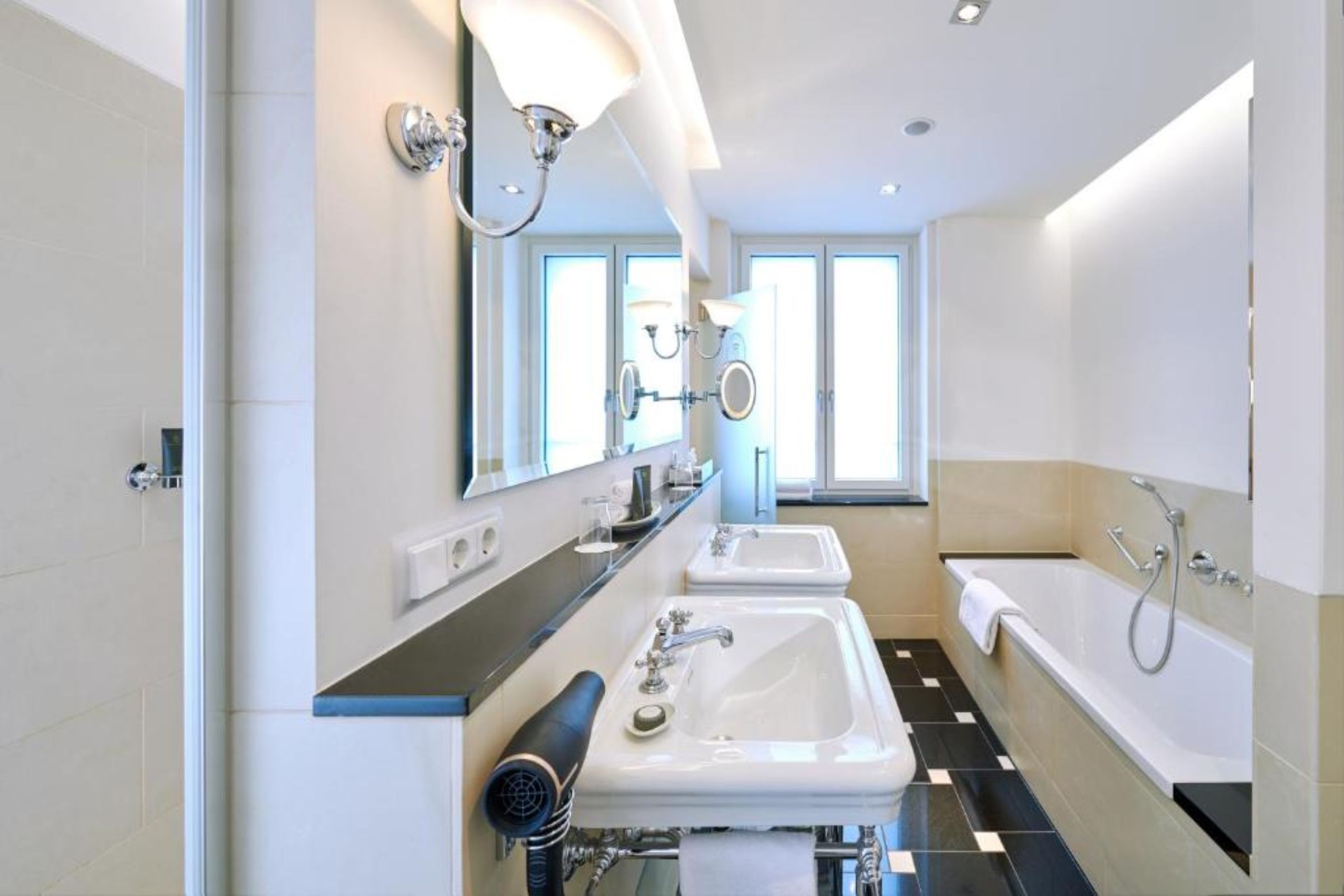 هتل Grandhotel Hessischer Hof فرانکفورت