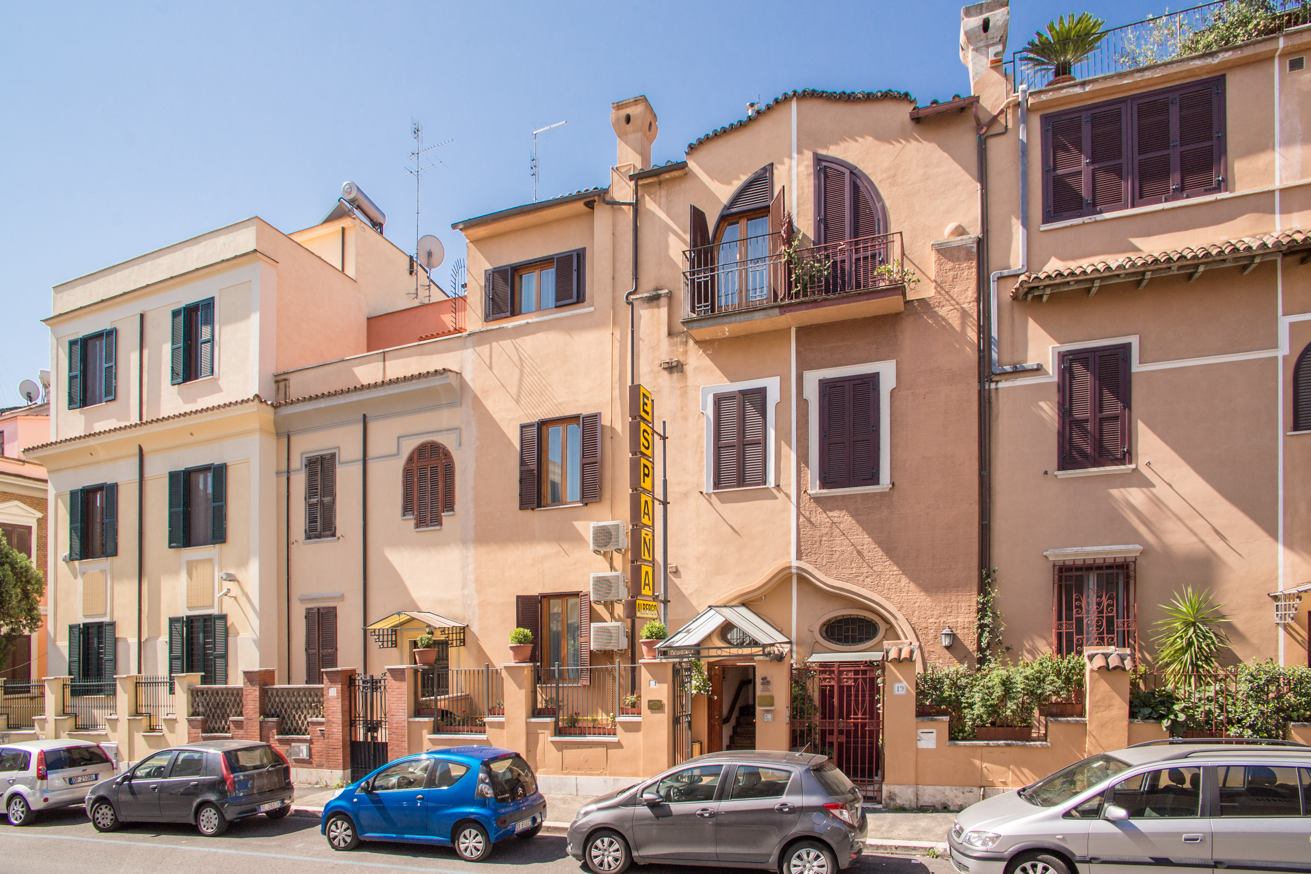 Alibaba https://cdn.alibaba.ir/ostorage/hotel/images/680C0D5/32D3E2AD9E6C14D7A0E5A661869ADBBE.jpg