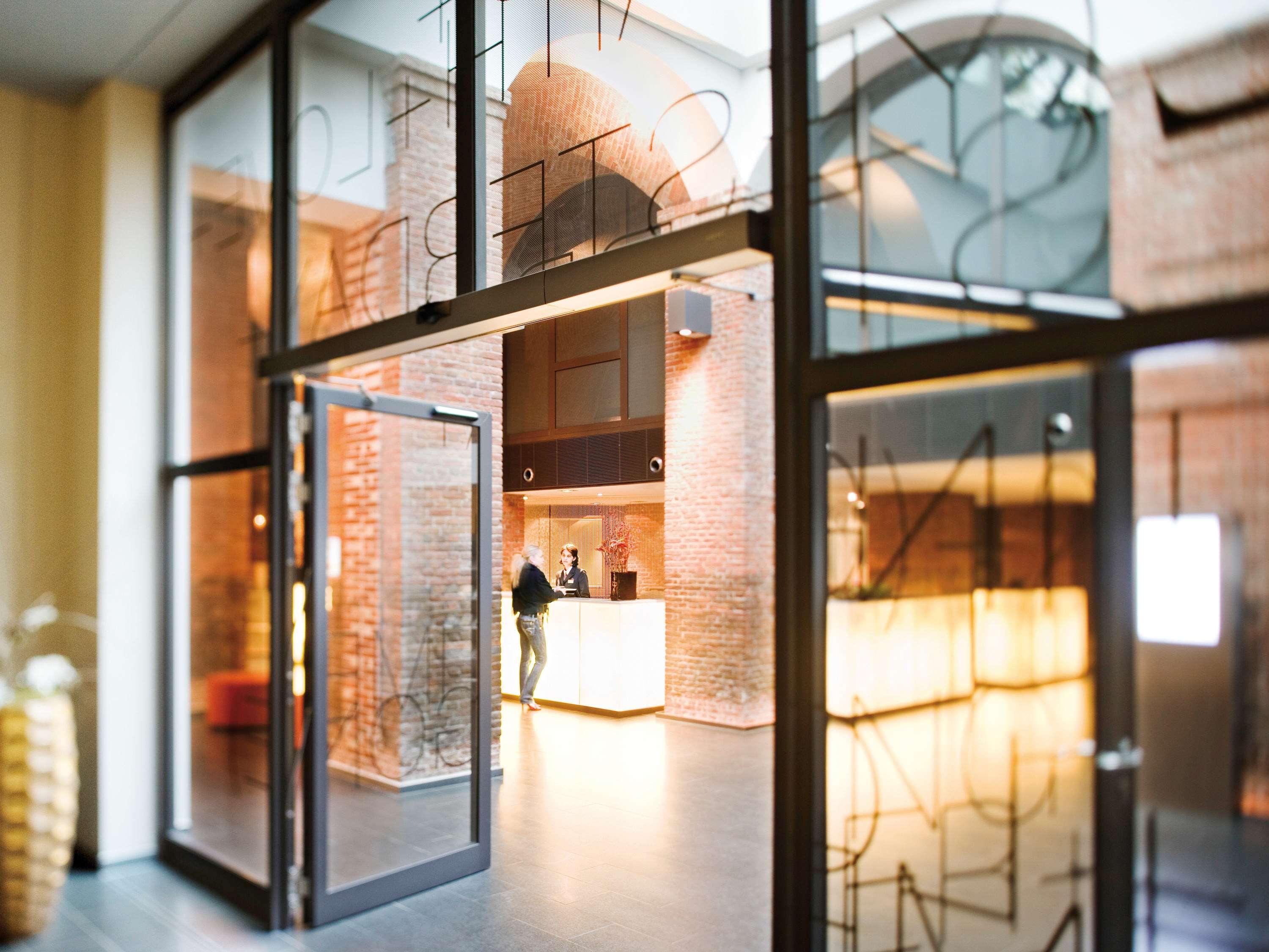 هتل Mövenpick Hotel Hamburg هامبورگ