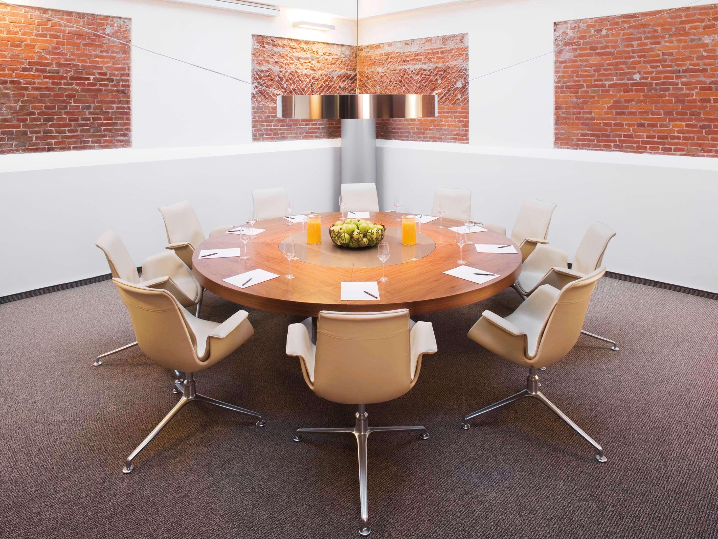 هتل Mövenpick Hotel Hamburg هامبورگ