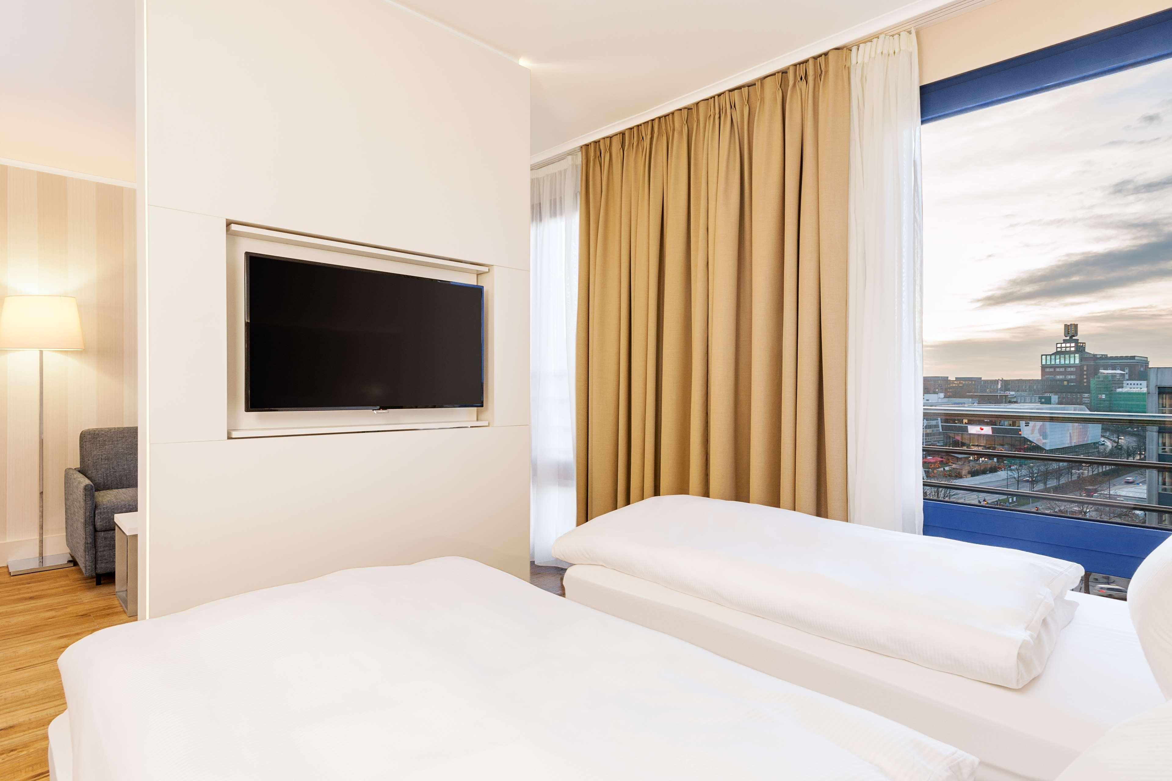 هتل NH Dortmund دورتموند