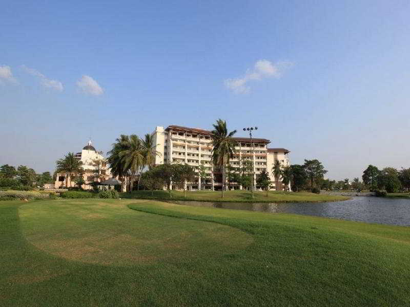 هتل Summit Windmill Golf Residence Samut Prakan