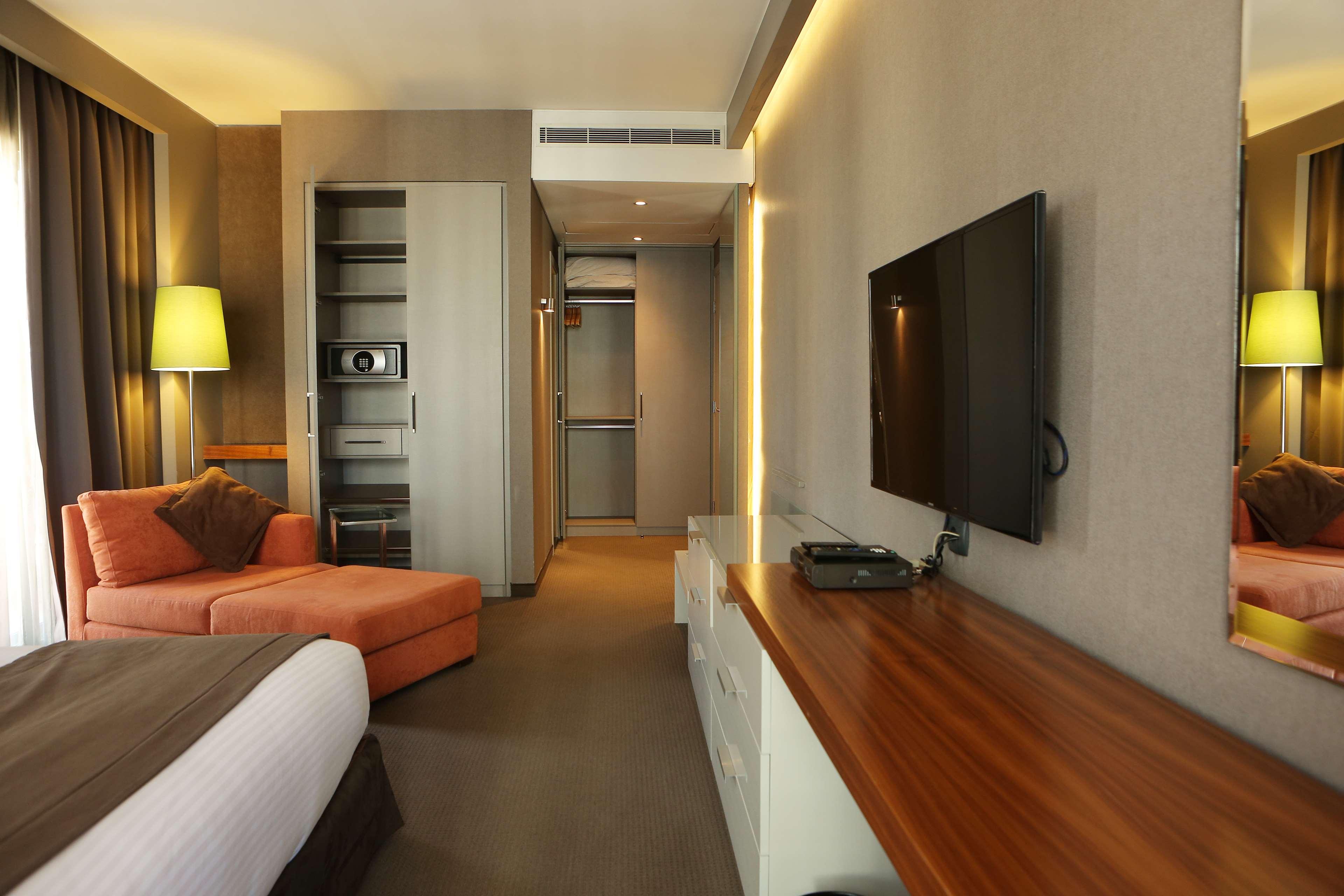 هتل Park Tower Suites بیروت