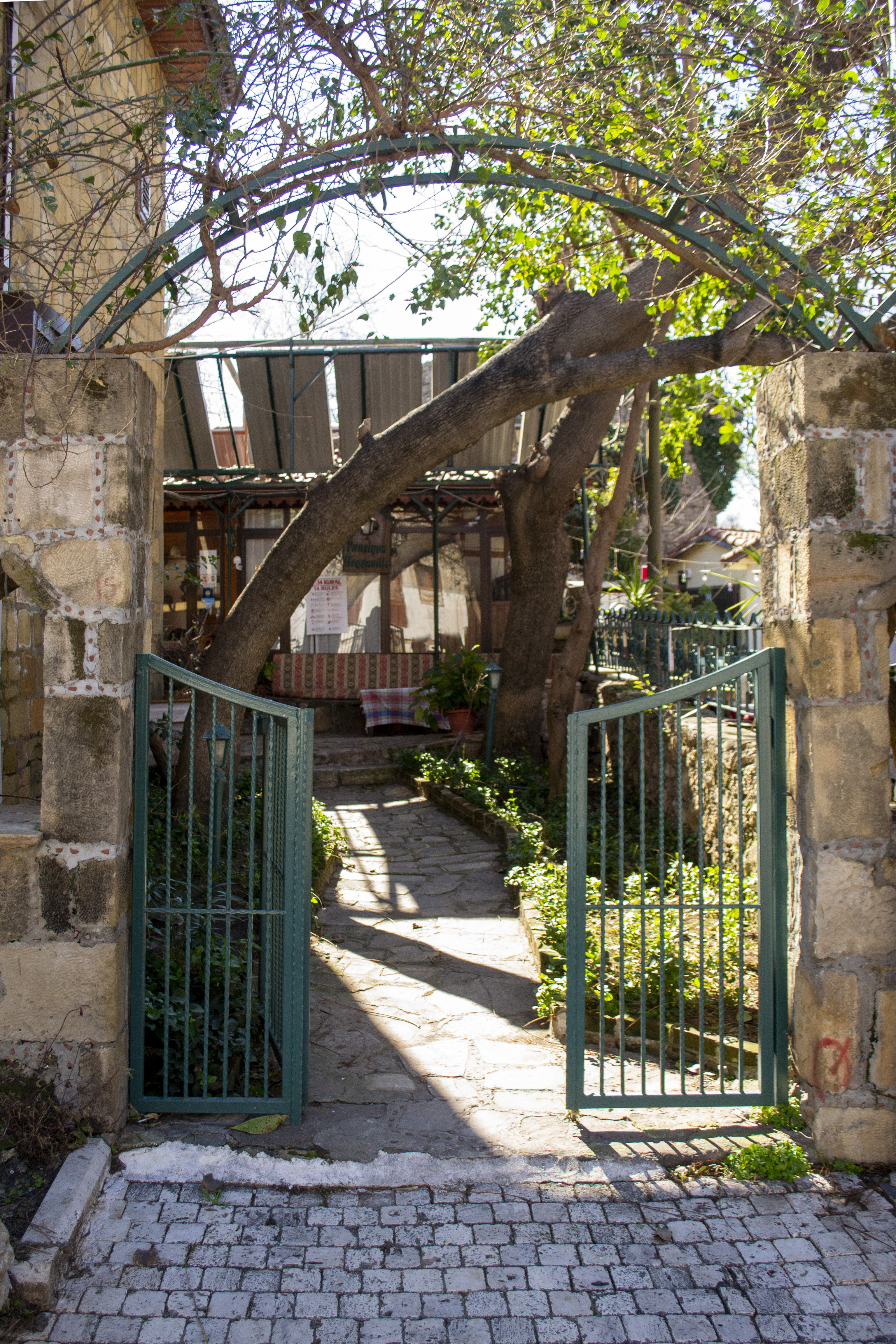 Alibaba https://cdn.alibaba.ir/ostorage/hotel/images/6B80A3DD/373EC286166C9A89DDEC1A4CBD5CFDA3.JPG