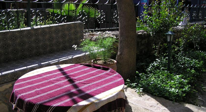 هتل Begonville Pension ساید