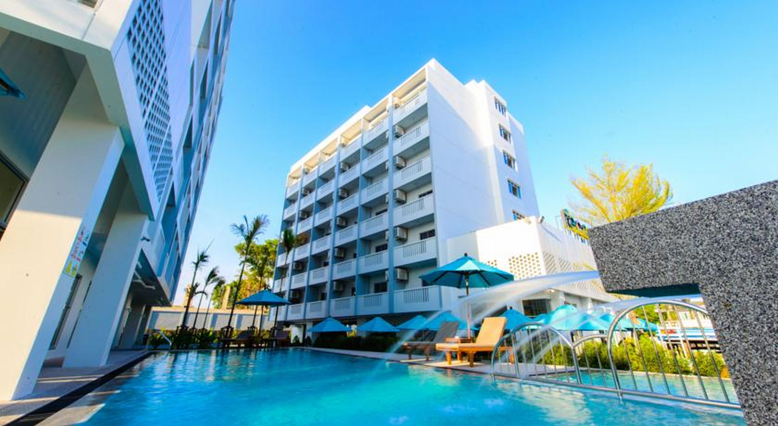 هتل Recenta Phuket Suanluang Wichit