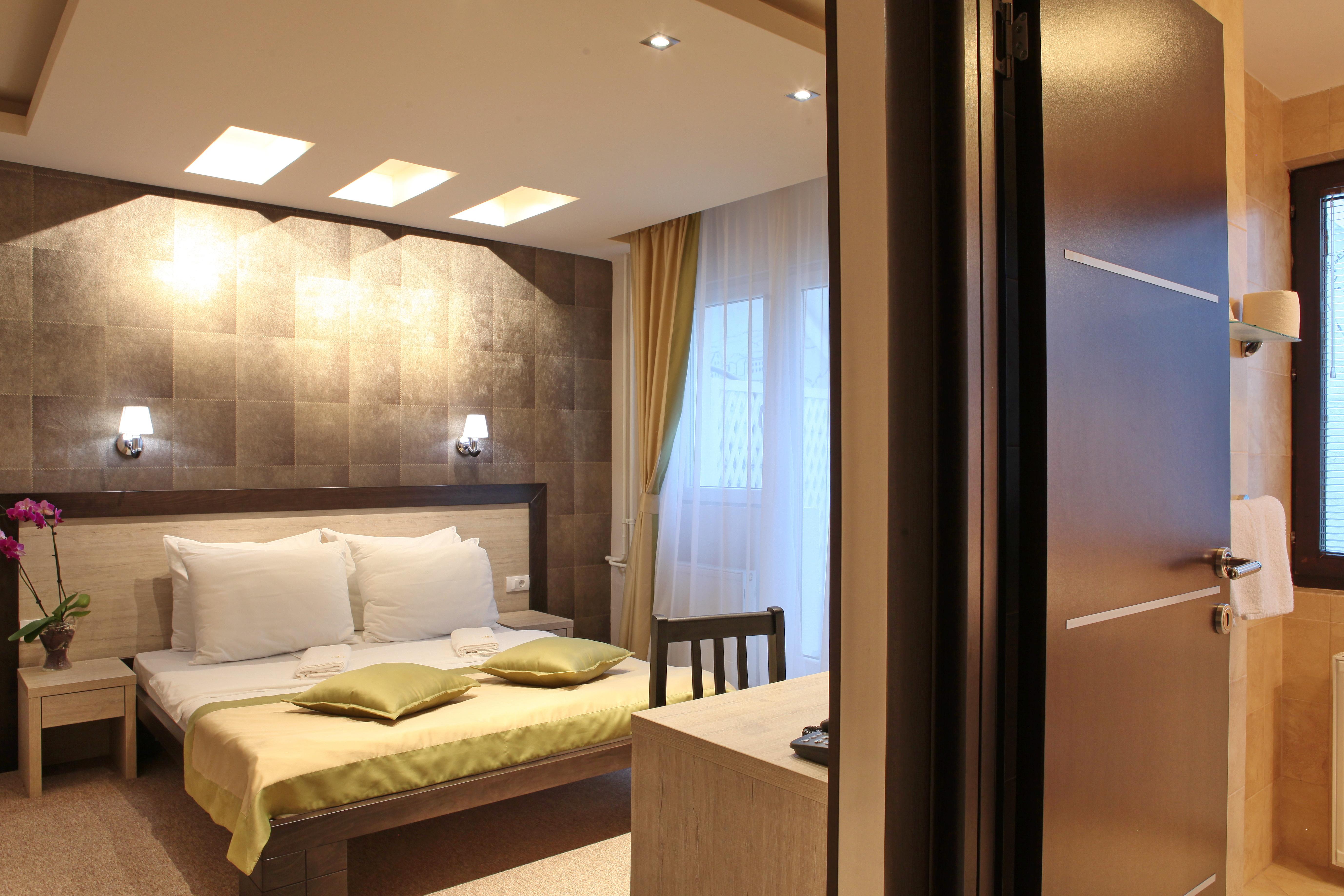 هتل Hotel Vozarev بلگراد