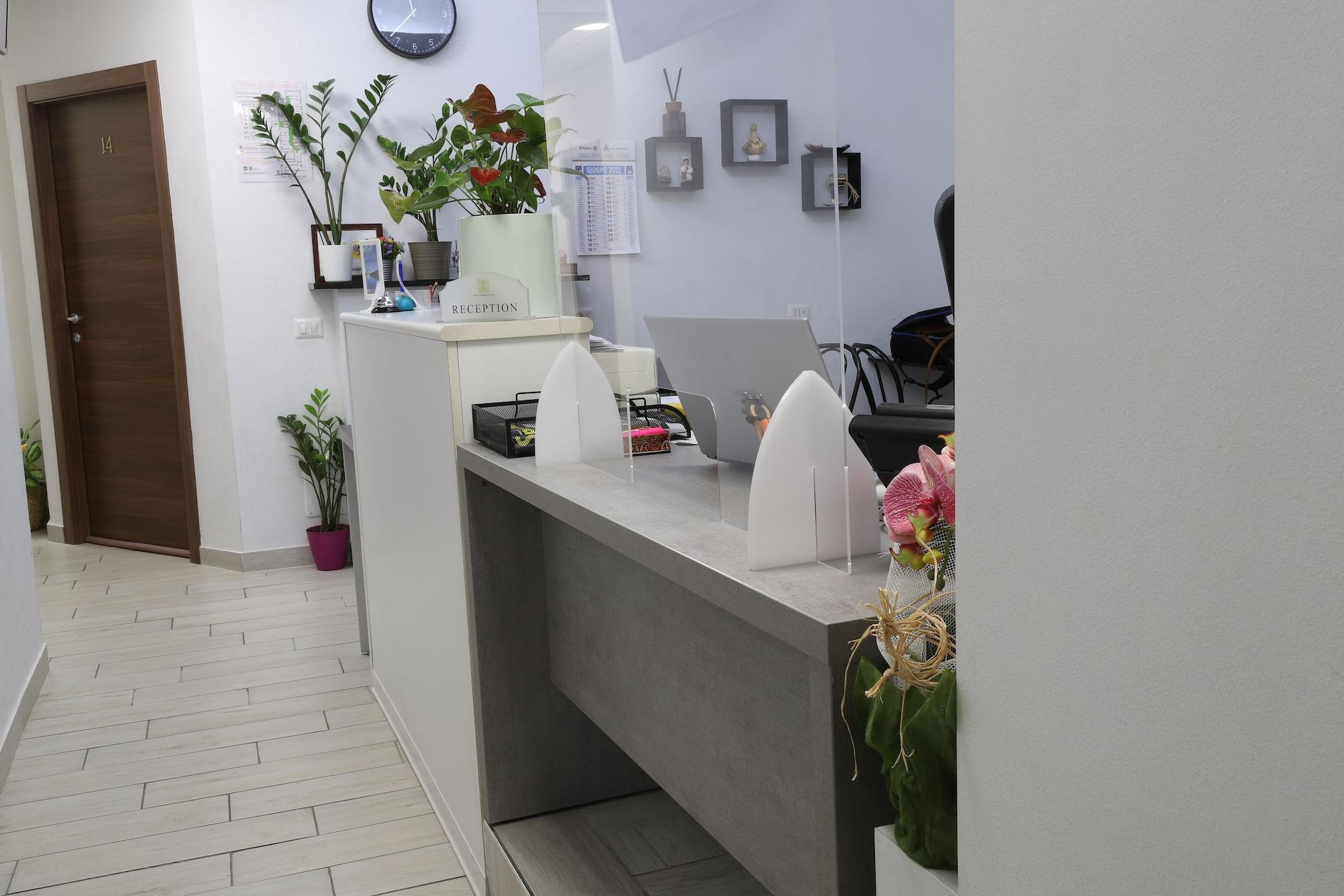 هتل Albergo Leonardo Da Vinci میلان