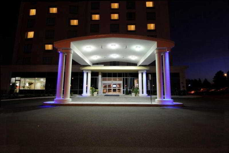 هتل Holiday Inn Express Hotel & Suites Toronto - Markham Richmond Hill
