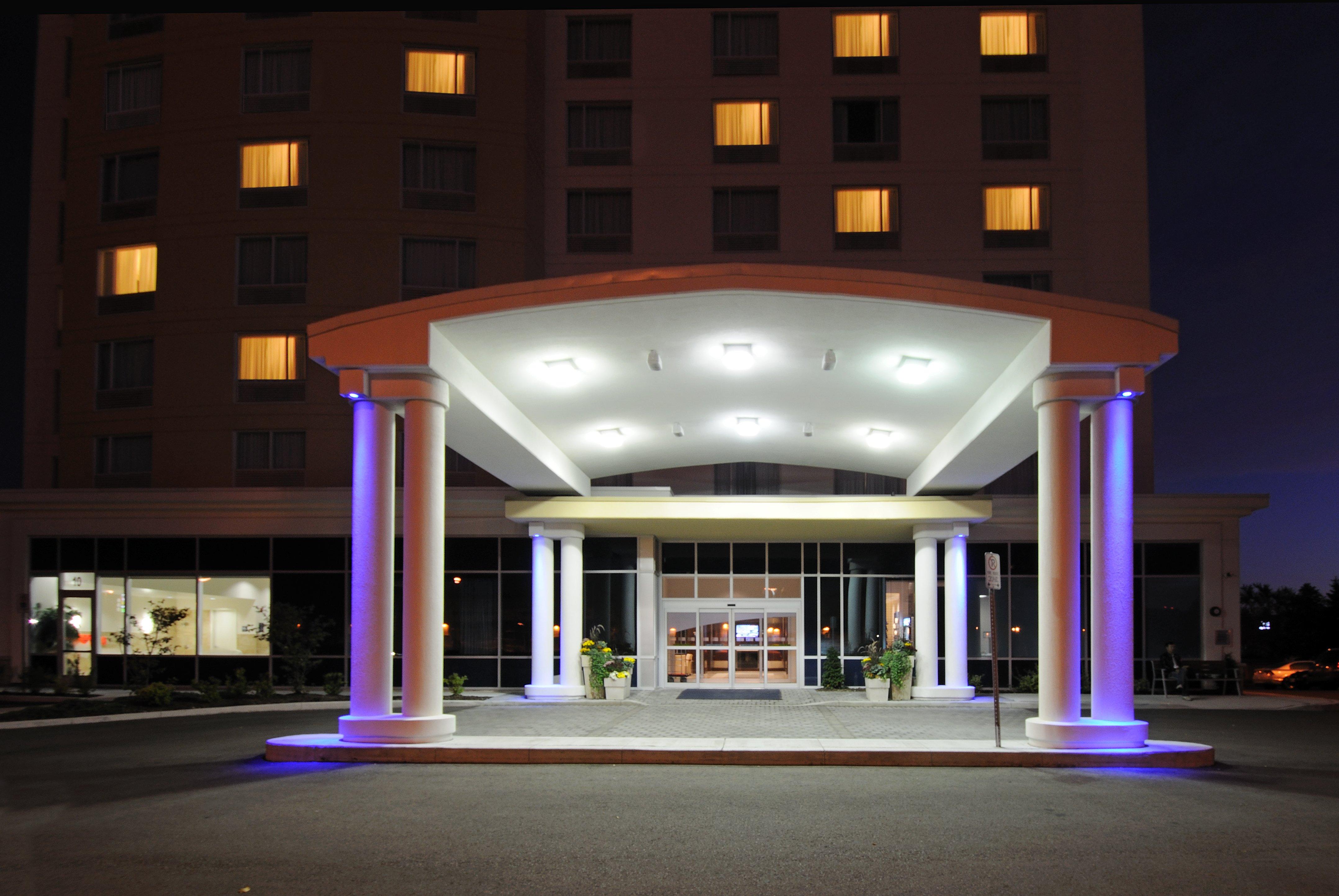 هتل Holiday Inn Express Hotel & Suites Toronto - Markham Richmond Hill
