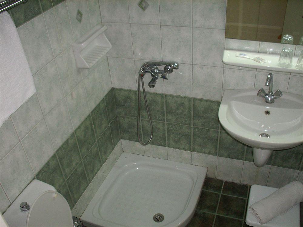 Alibaba https://cdn.alibaba.ir/ostorage/hotel/images/6D37C925/1203642D5FE1BCB085F052CEC163598D.jpg