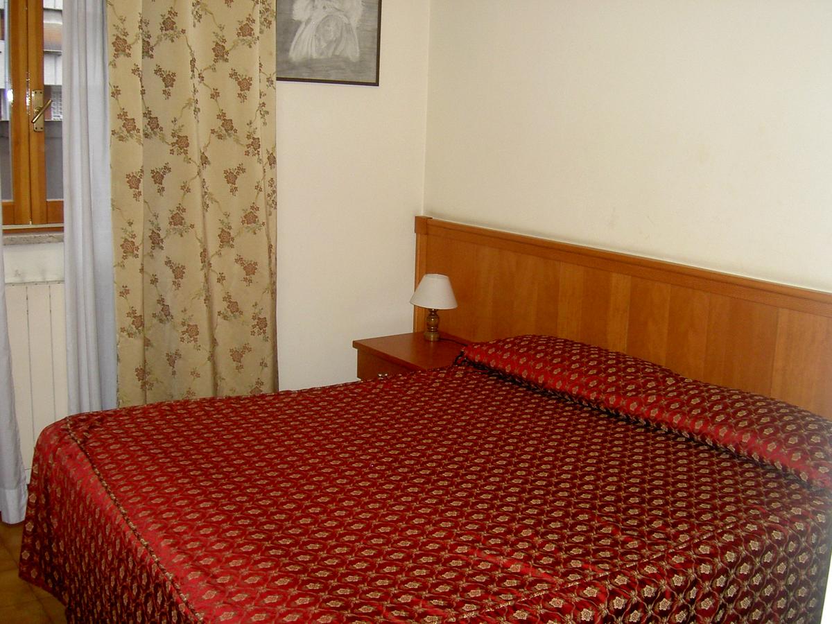 هتل Cinecitta رم