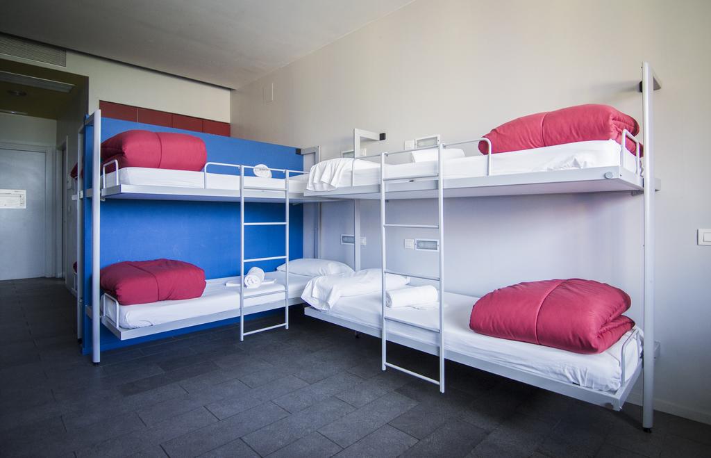 هتل Centre Esplai Hostel بارسلونا