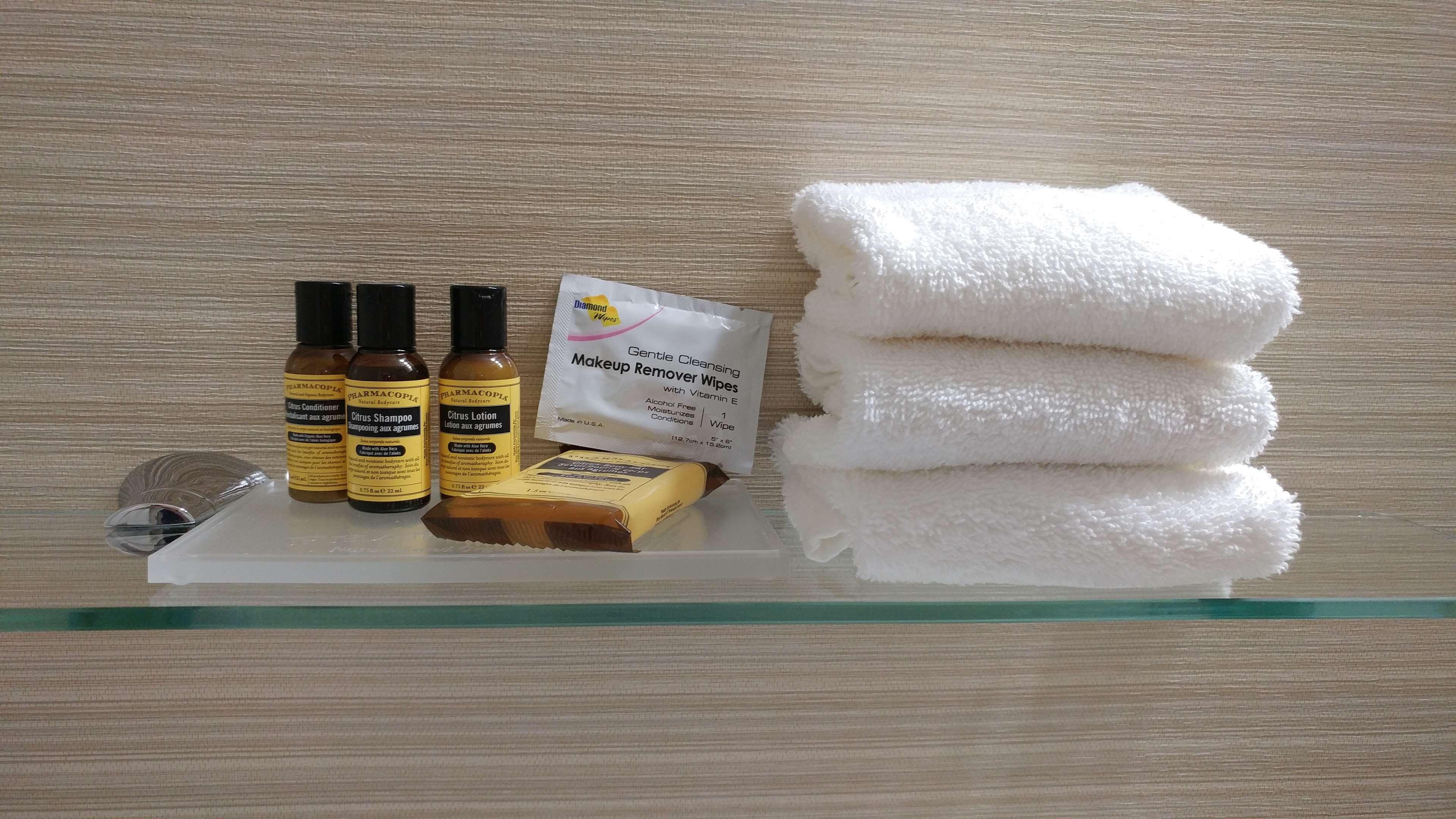 هتل Best Western Plus Rose City Suites Welland