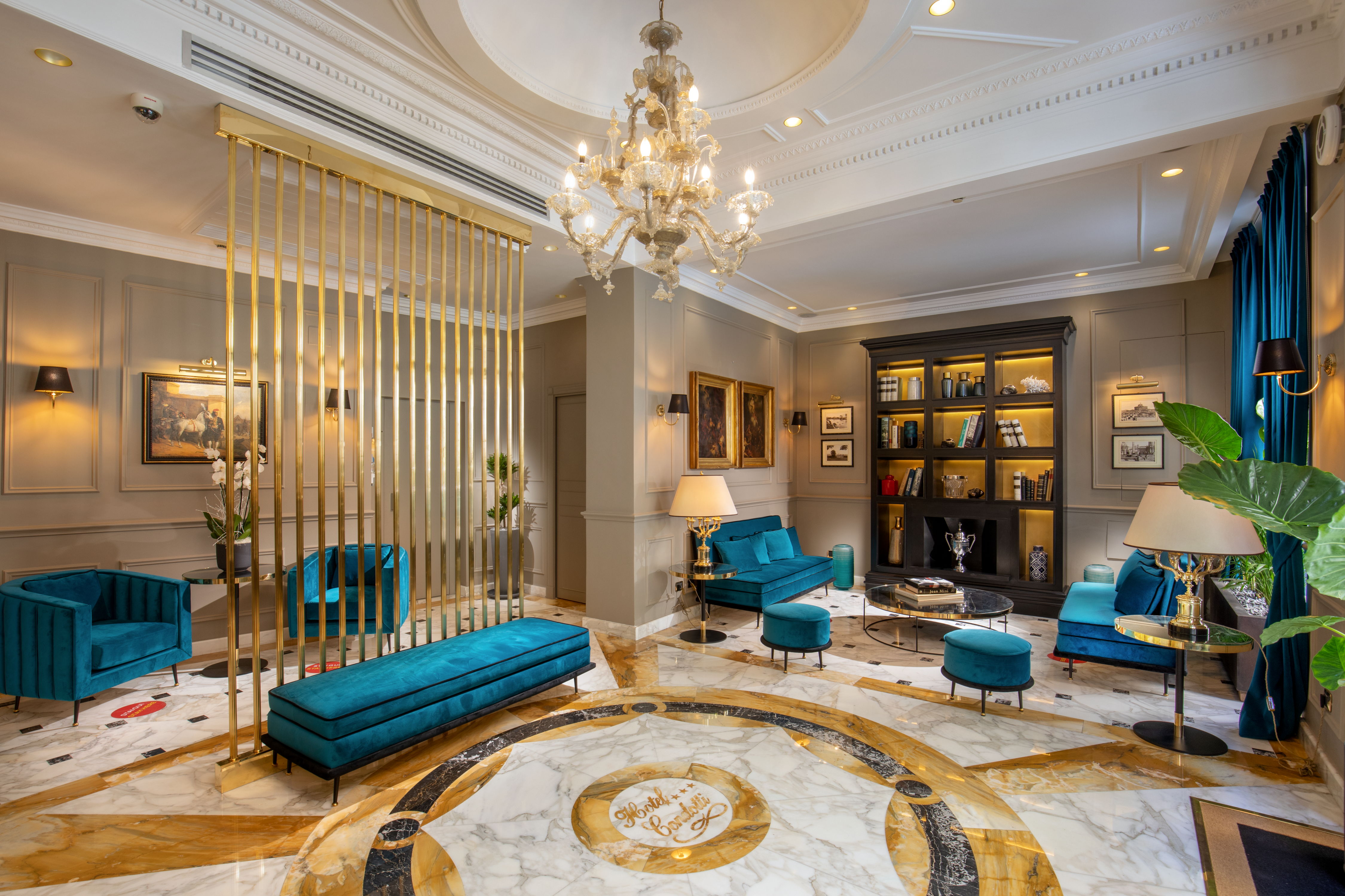 هتل Hotel Condotti رم