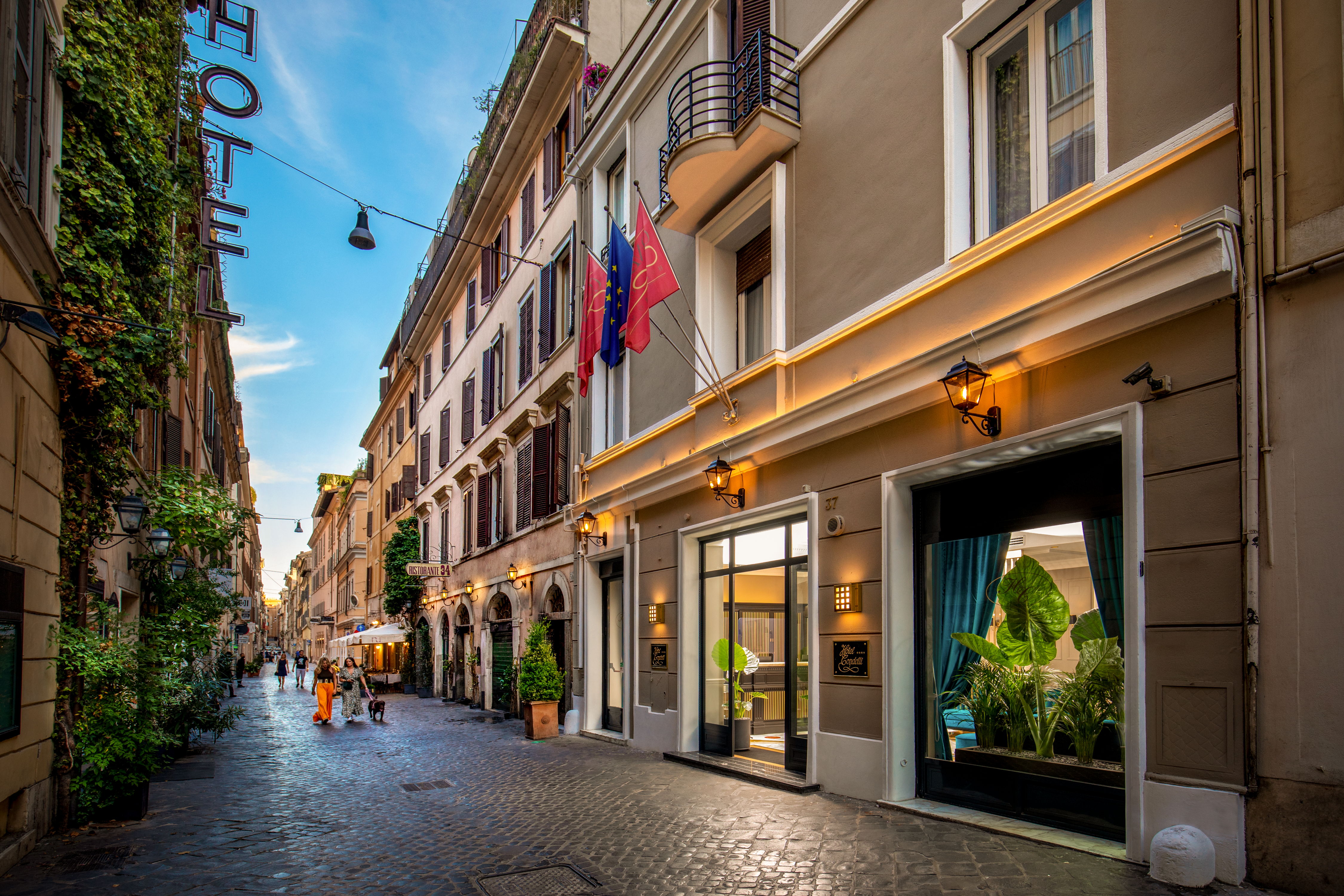 هتل Hotel Condotti رم