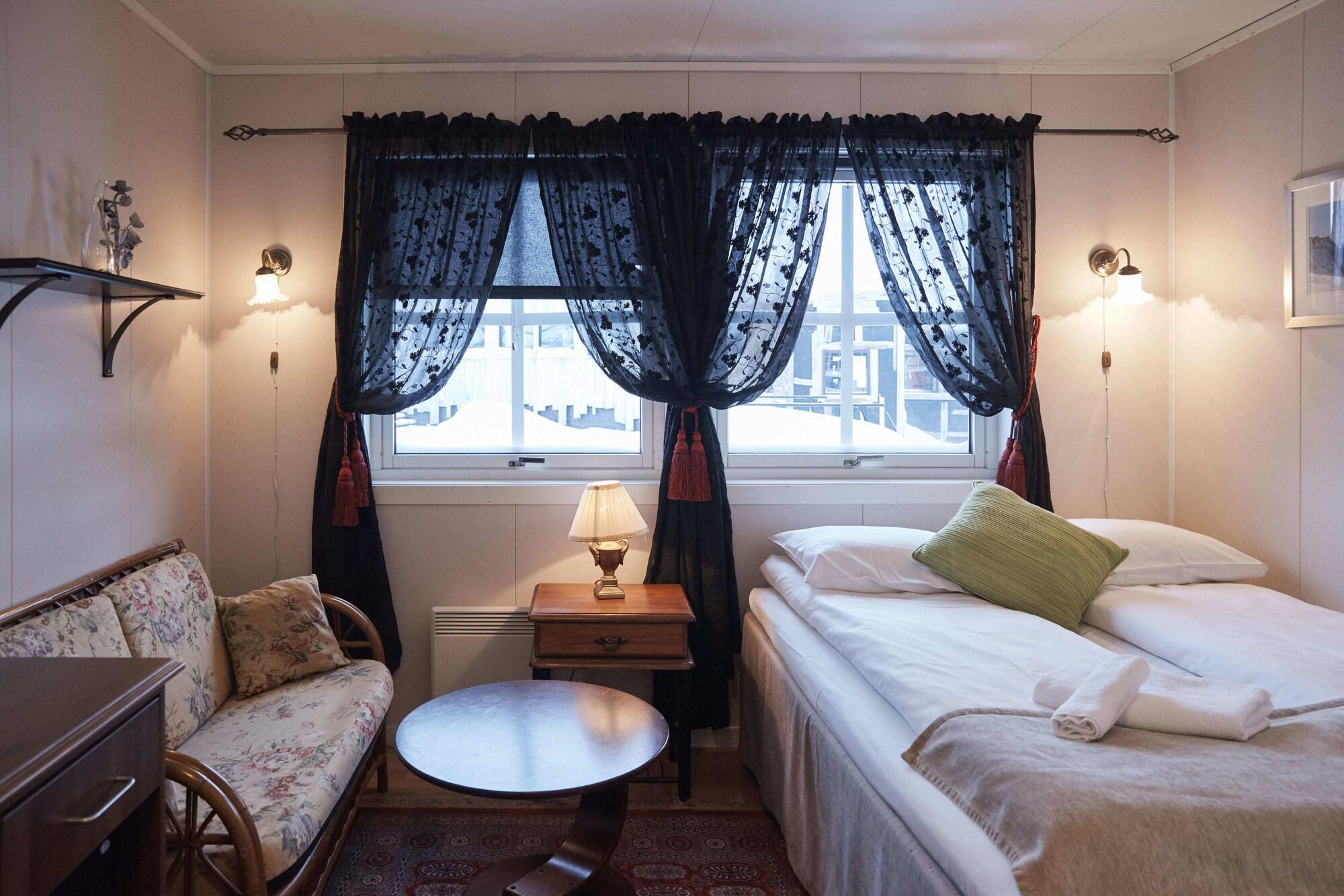 هتل Mary-Ann's Polarrigg Longyearbyen