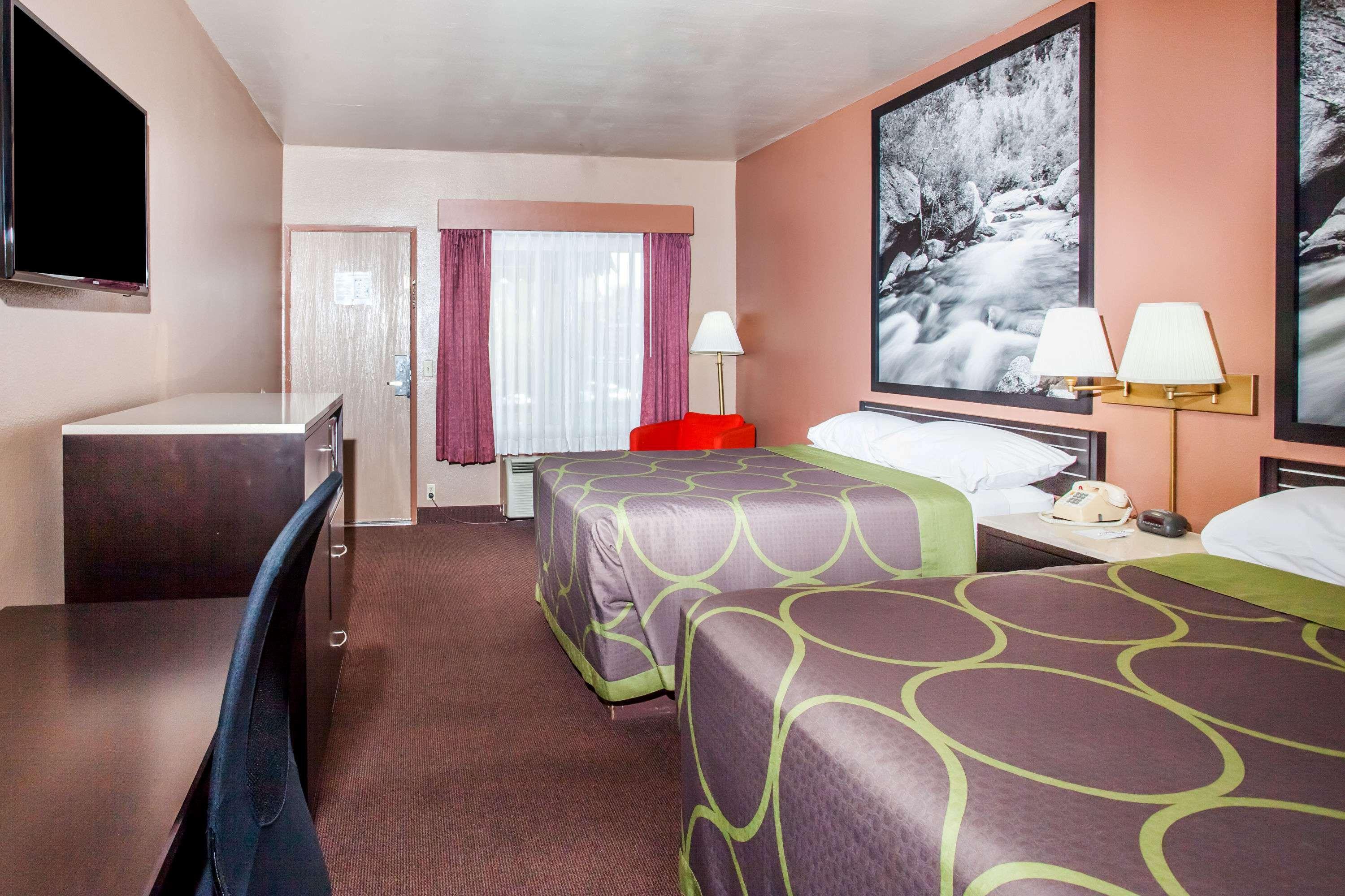 هتل Super 8 Disneyland Drive Anaheim