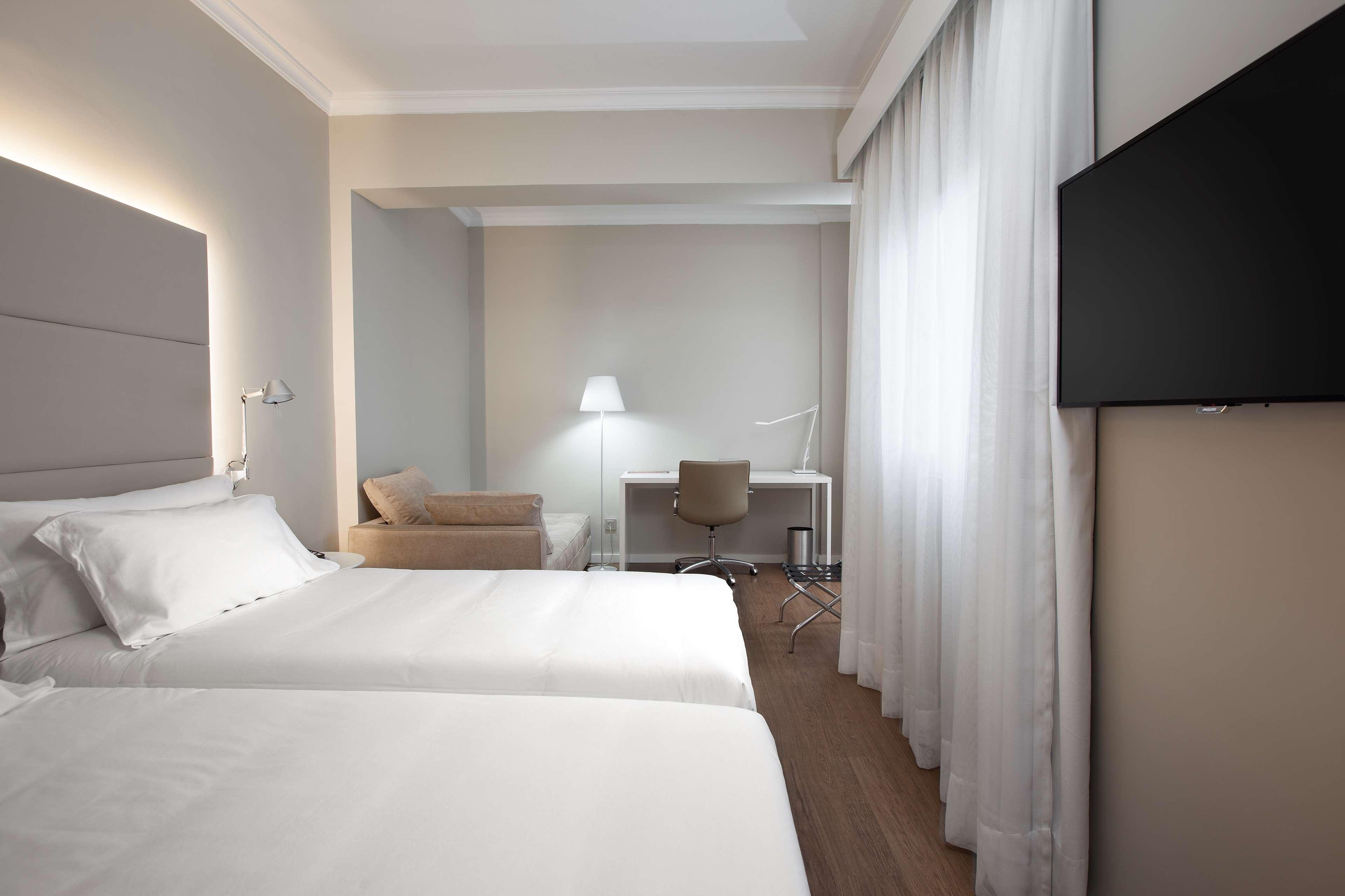 هتل NH Las Palmas Playa Las Canteras Las Palmas