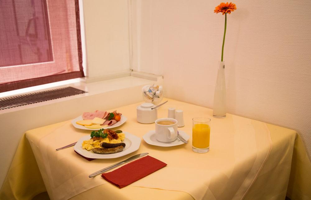هتل LeoMar Flatrate Hotel Ulm