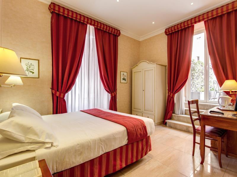 هتل Ecce Roma Suites رم