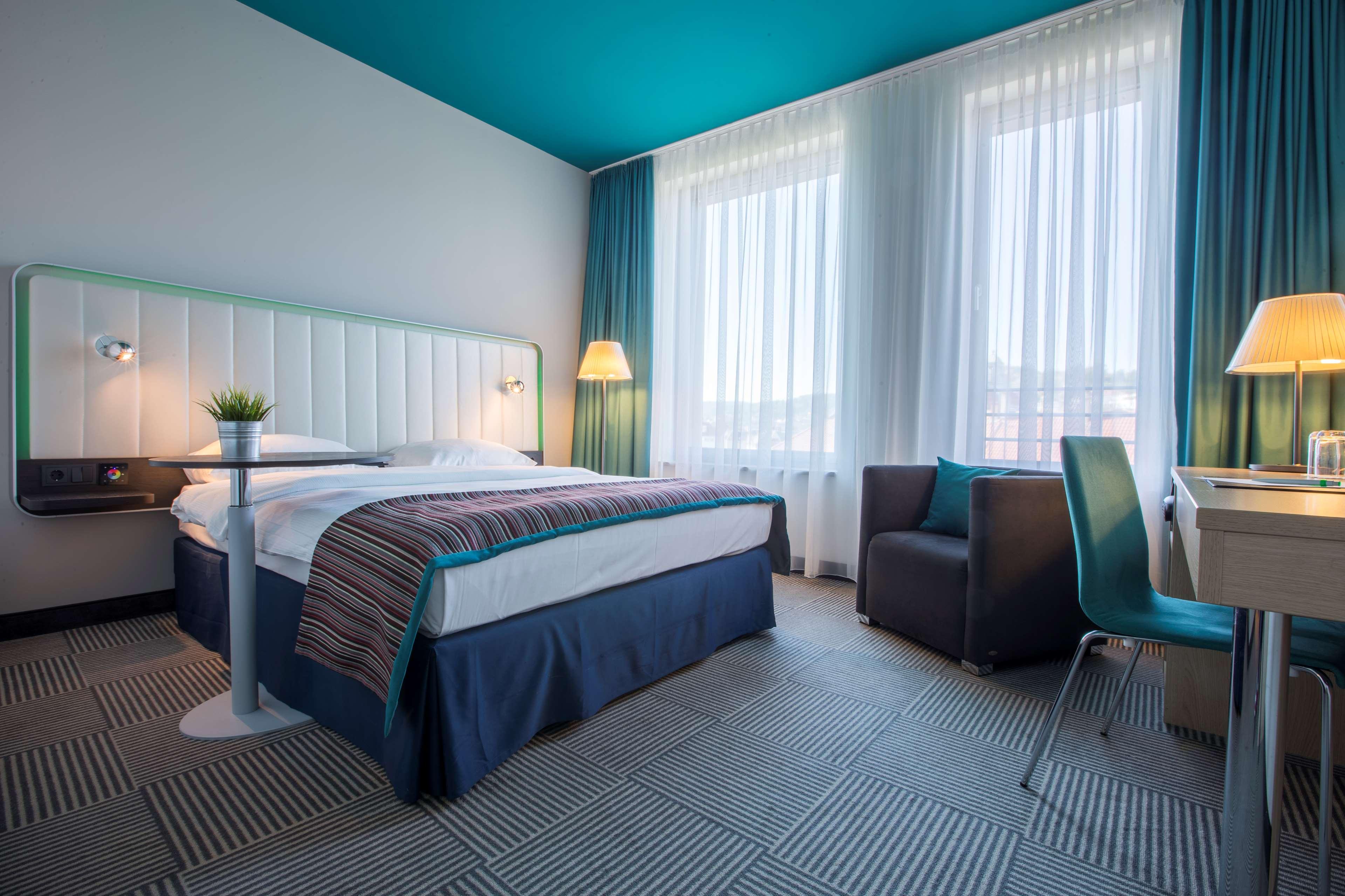 هتل Park Inn by Radisson Hotel in Stuttgart اشتوتگارت