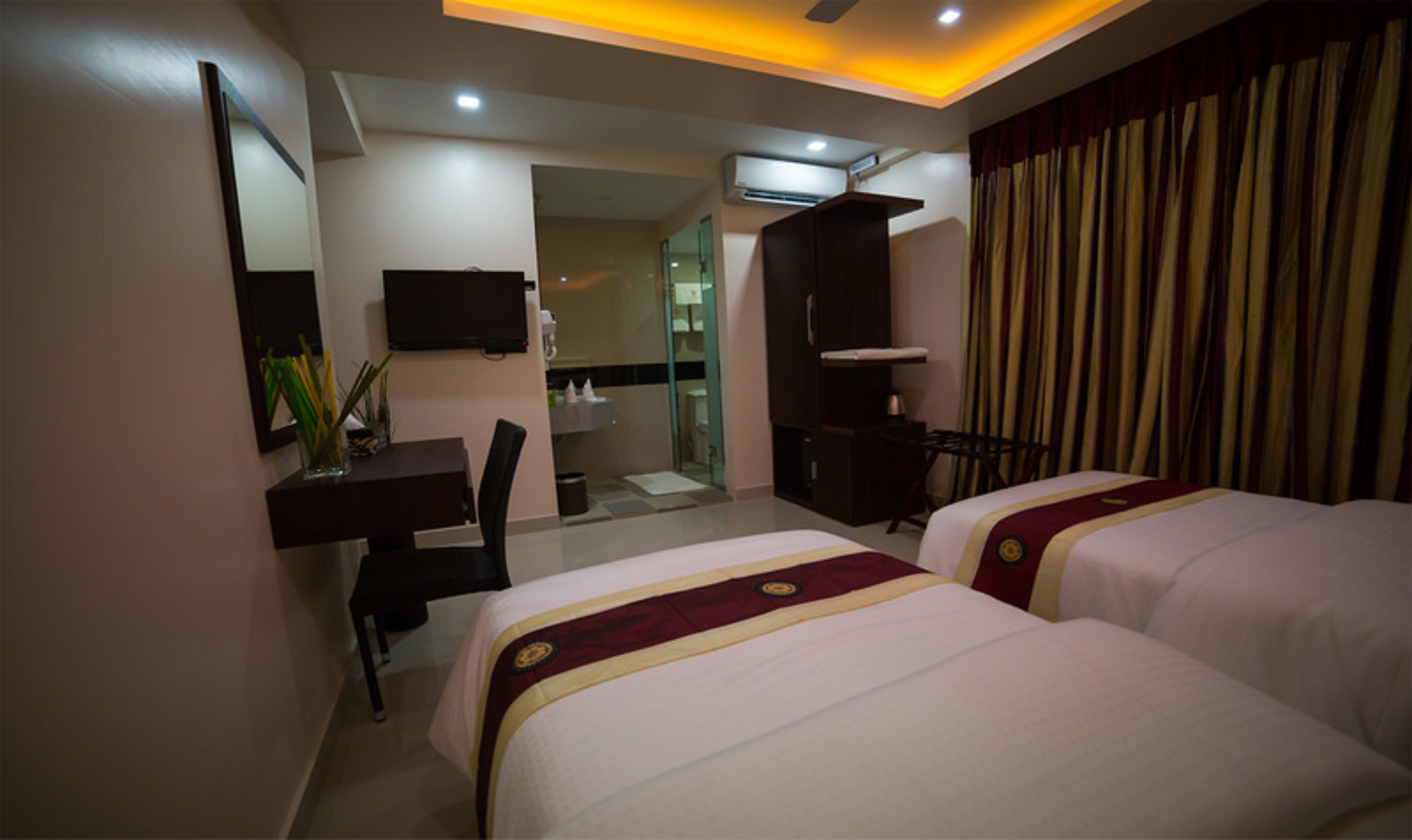 هتل The White Harp Beach Hotel Hulhumalé