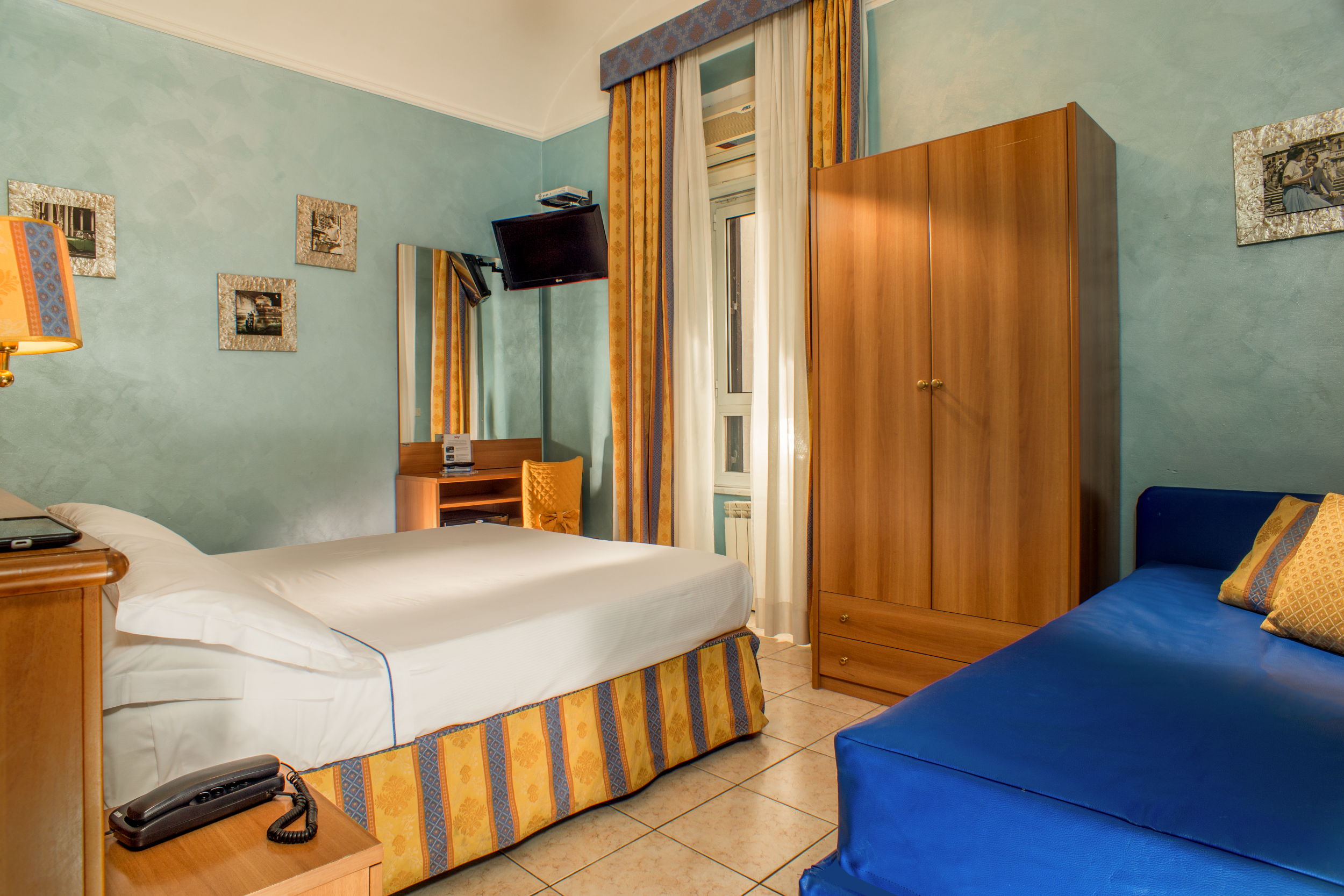 هتل Hotel Assisi رم