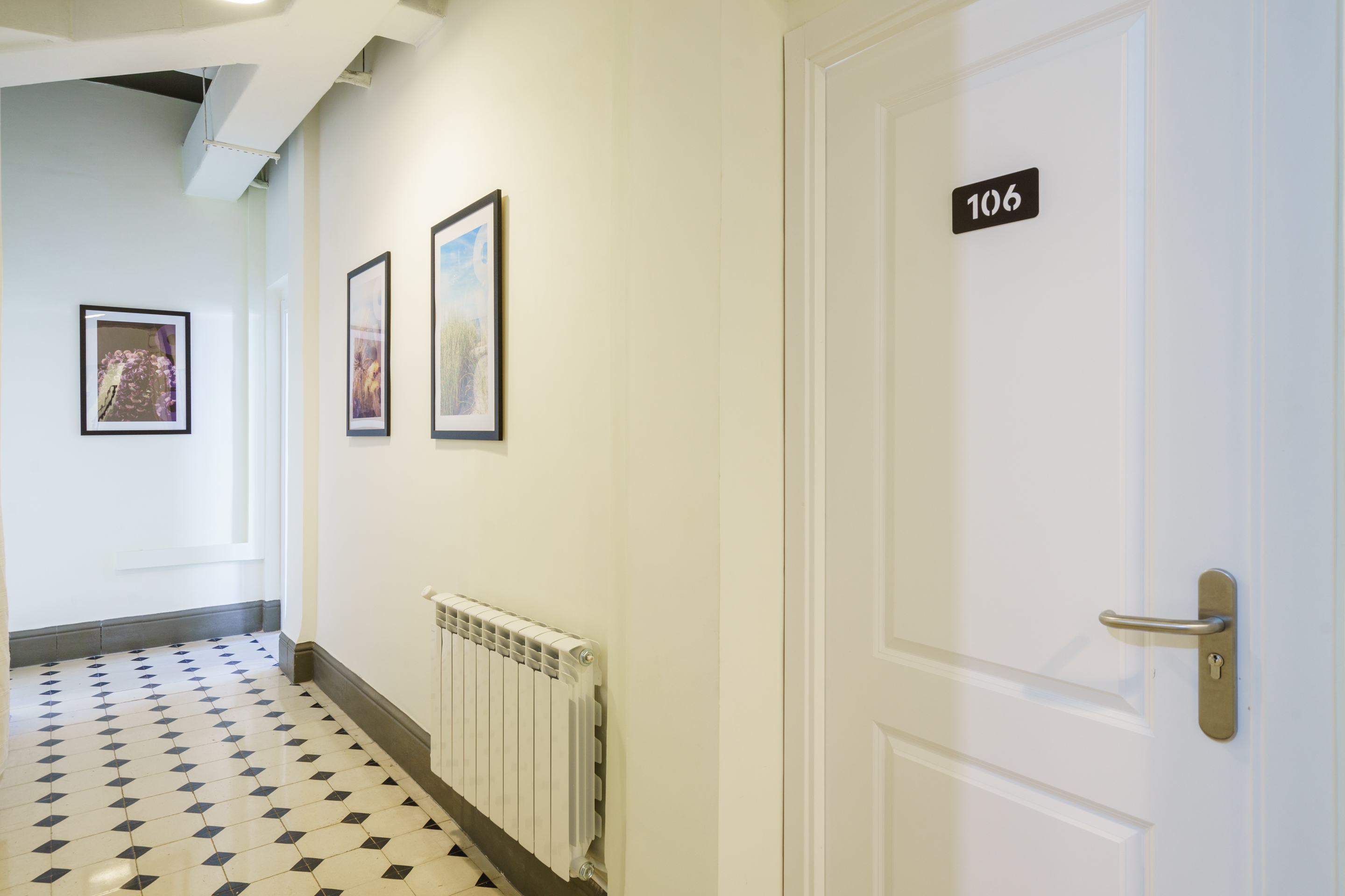 هتل La Perla Granada Suites گرانادا