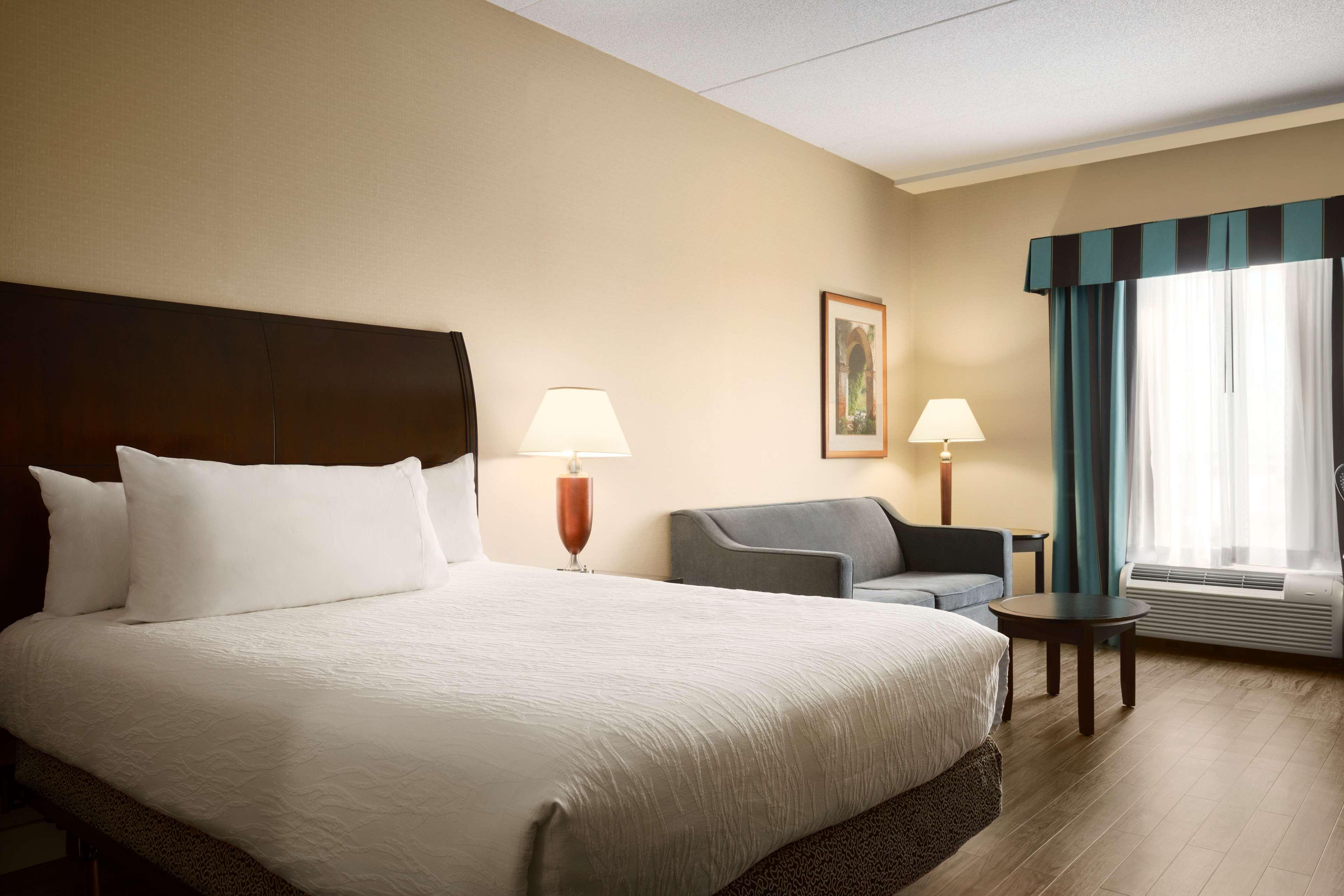 هتل Hilton Garden Inn Toronto Vaughan تورنتو