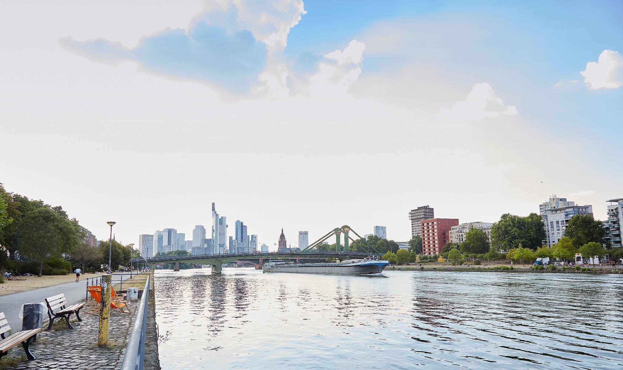 هتل Living Hotel Frankfurt فرانکفورت