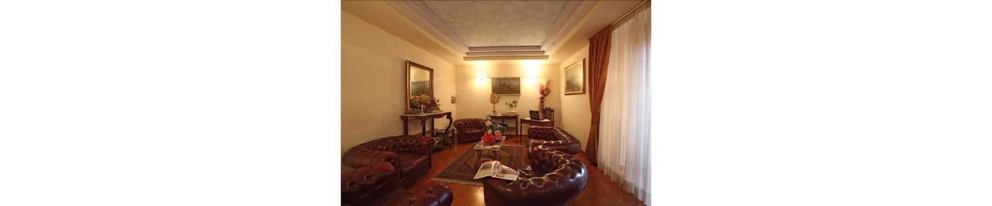 هتل Piccolo Ritz پیستویا