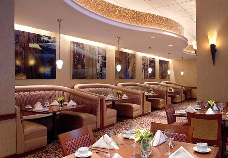 هتل New York Marriott at the Brooklyn Bridge New York