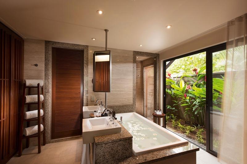 هتل Constance Ephelia Resort Port Launay