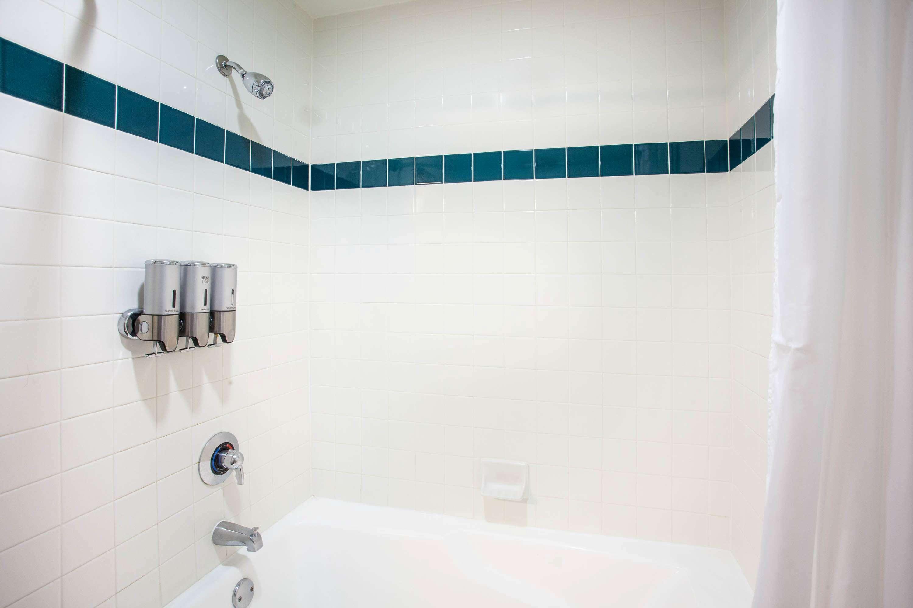 هتل Azure Hotel & Suites Ontario, A Trademark Collection Hotel Ontario