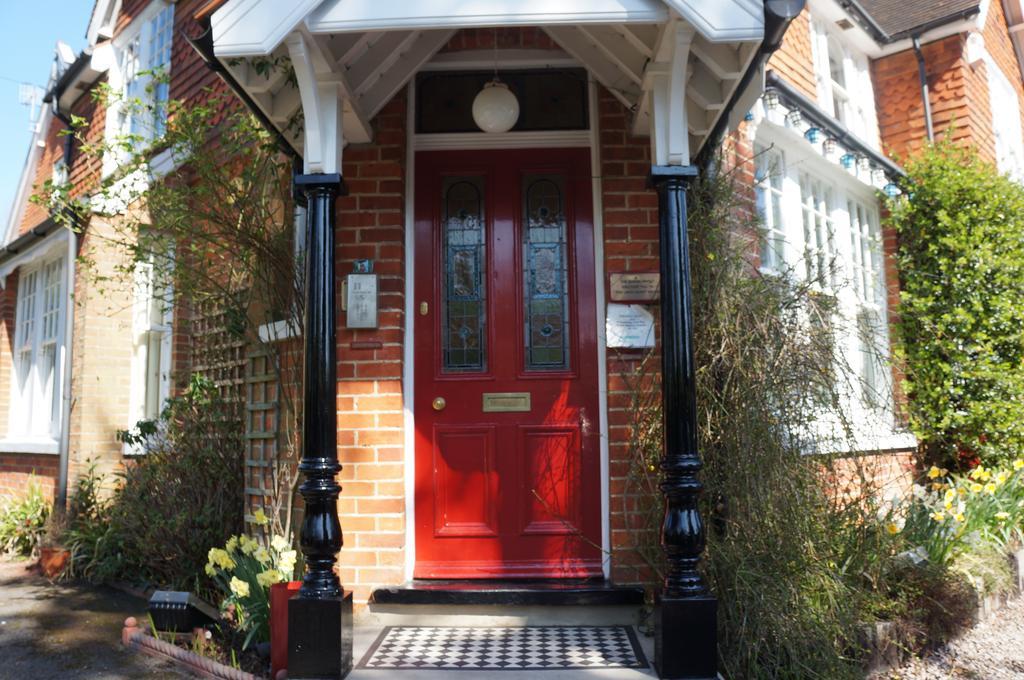 هتل The Lawn Guest House Horley