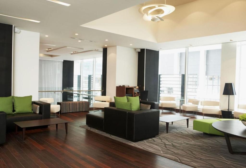 هتل Le Germain Maple Leaf Square تورنتو