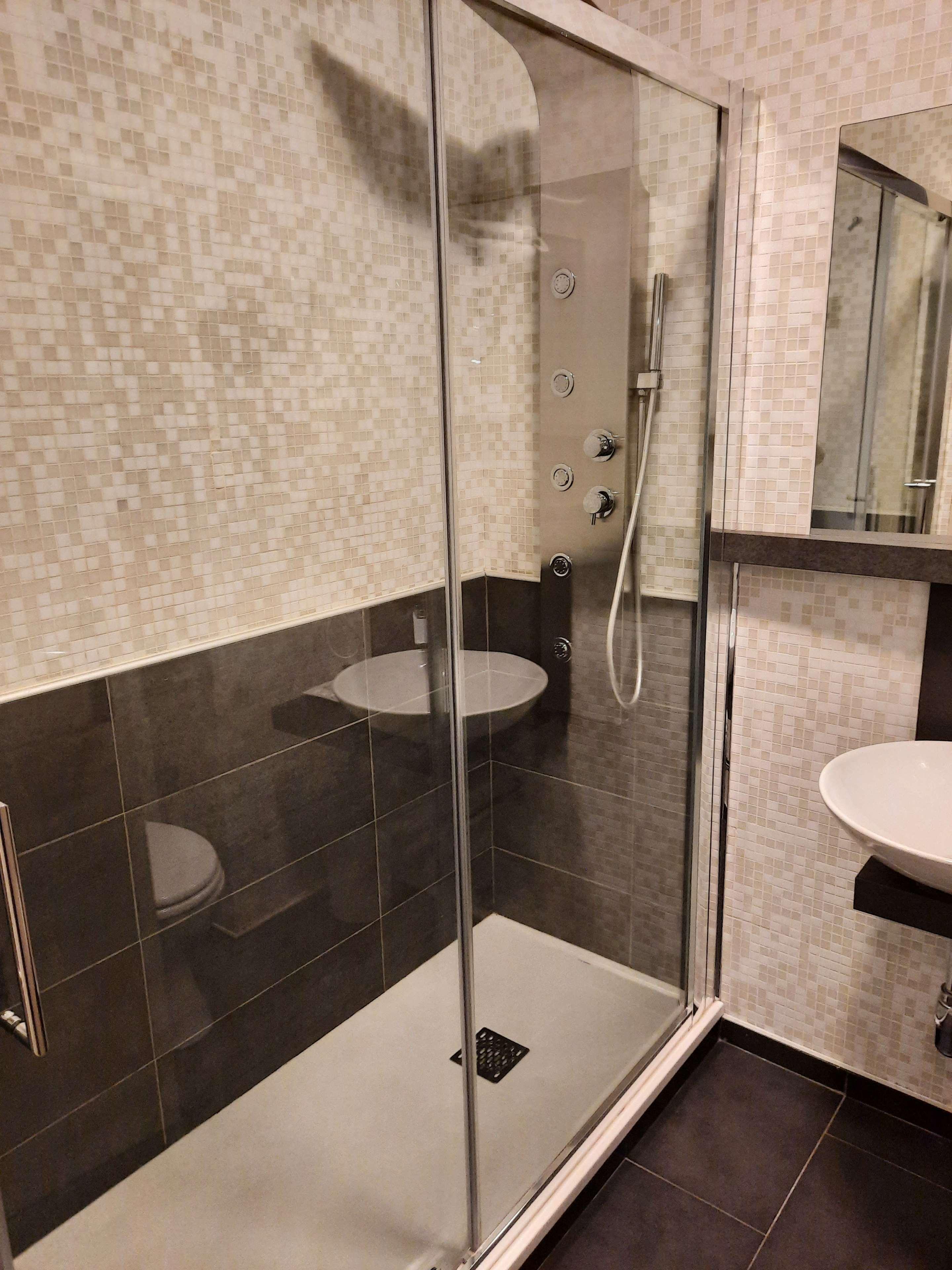 Alibaba https://cdn.alibaba.ir/ostorage/hotel/images/7B47127B/07D390FD42FE8E5CBB3B77002799A69A.jpg