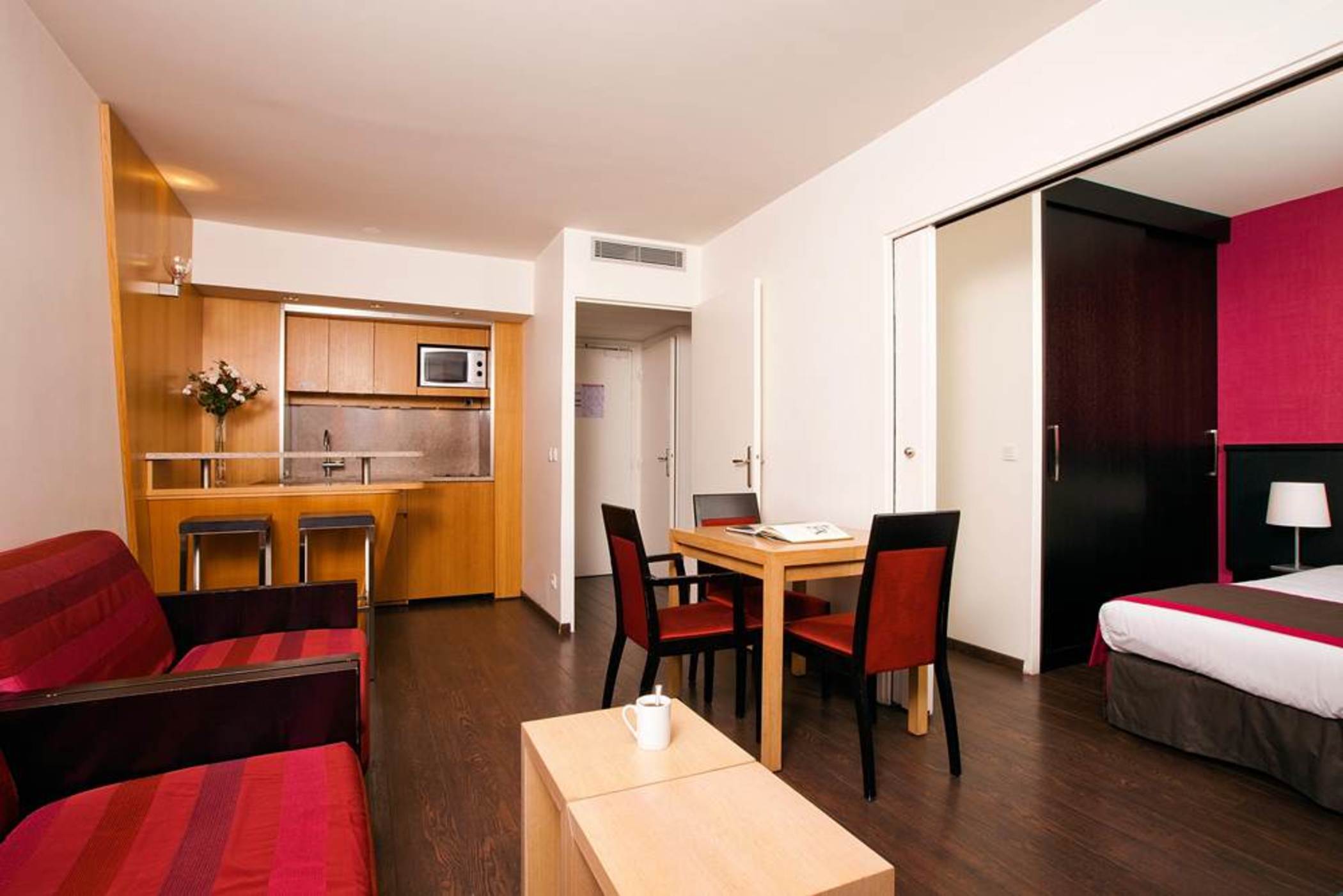 هتل رزیدهوم اپارت ول دیوروپ Montevrain